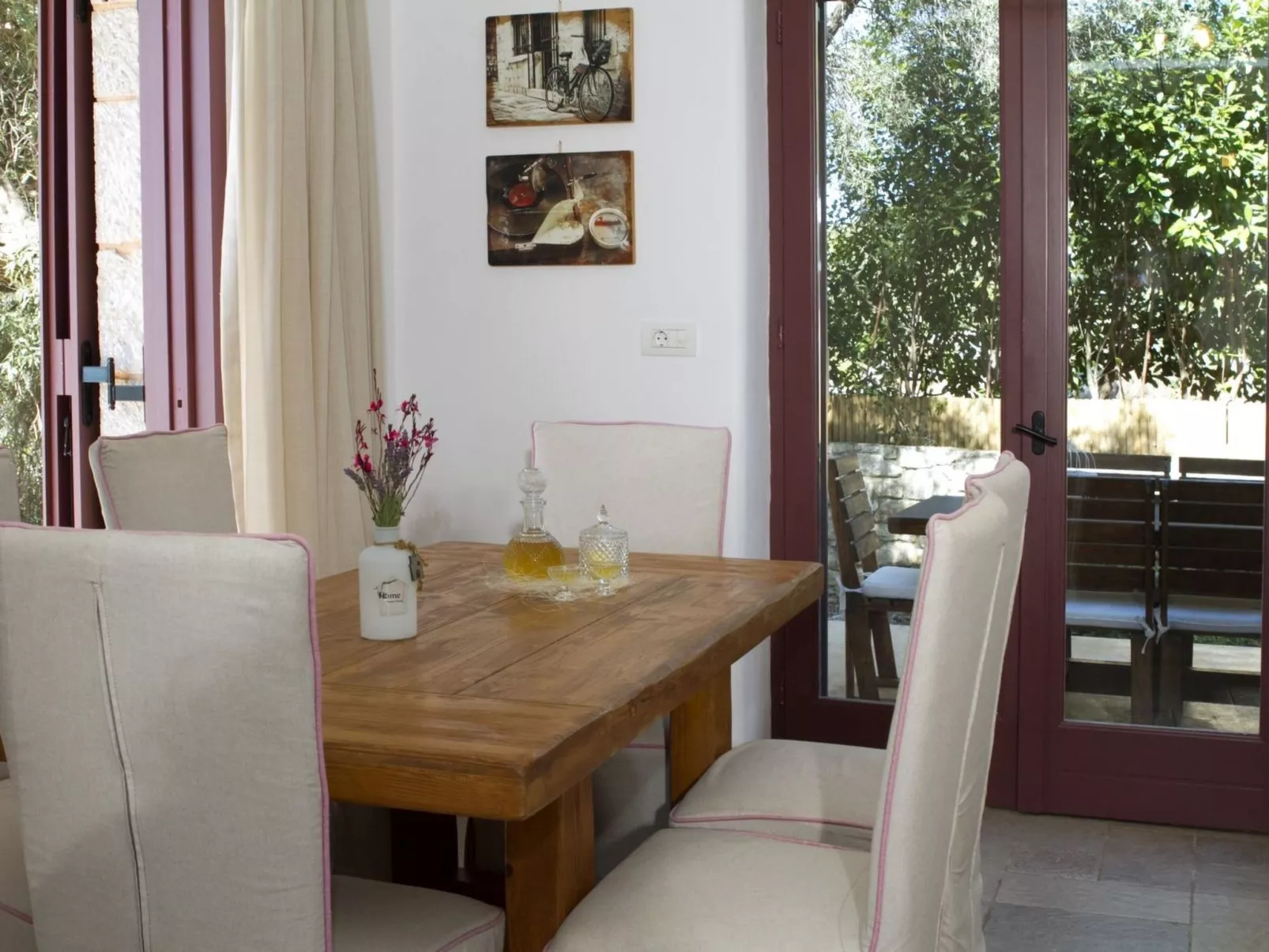 "Agapi" mit Infinity-Pool-Binnen