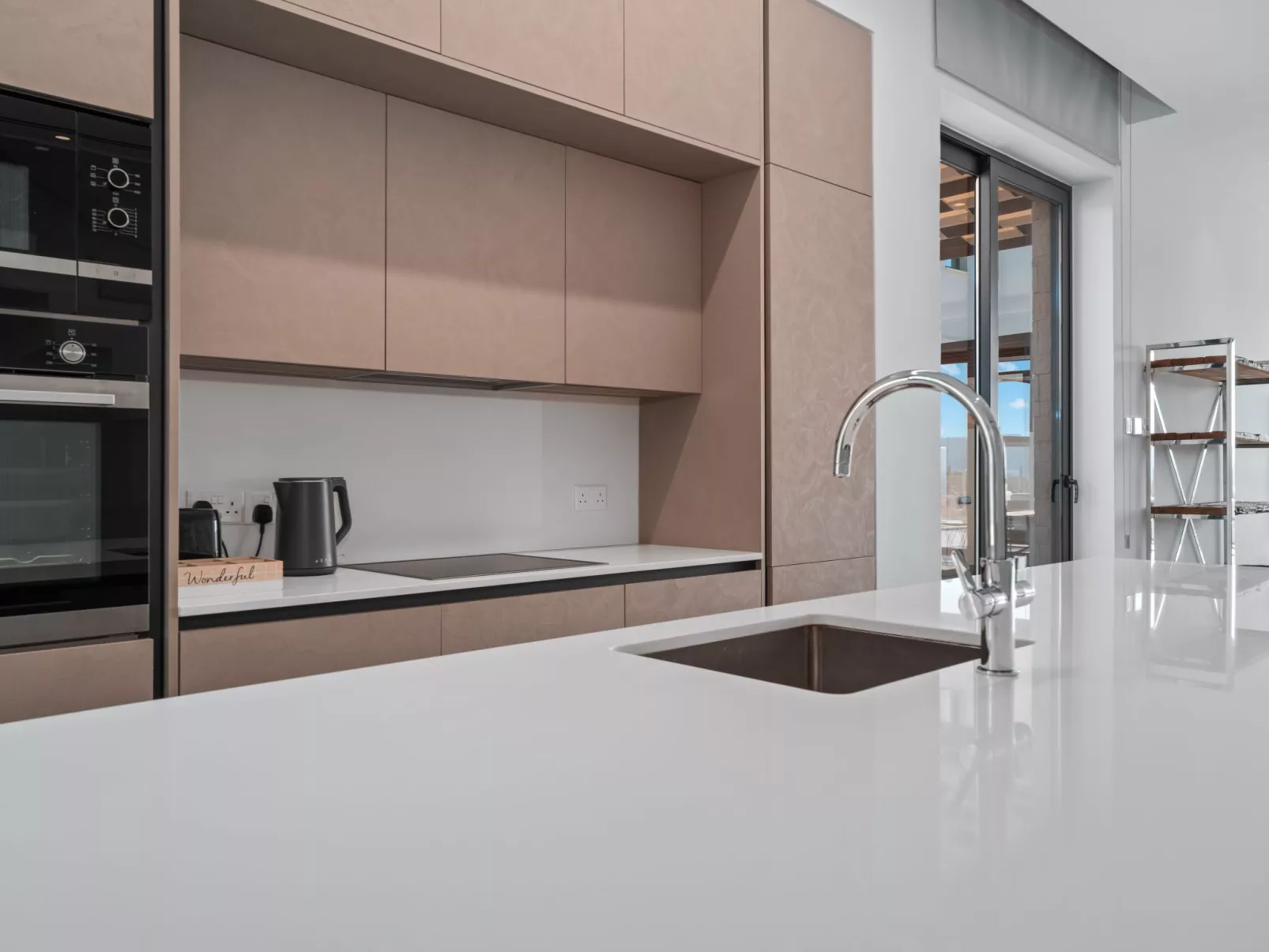 Periyiali Resort - Front Line Villa Chronos - 8-Binnen