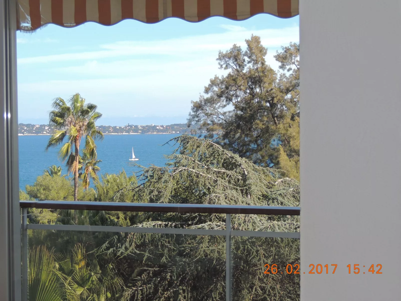 Studio Vue mer standing proche Cannes-Buiten