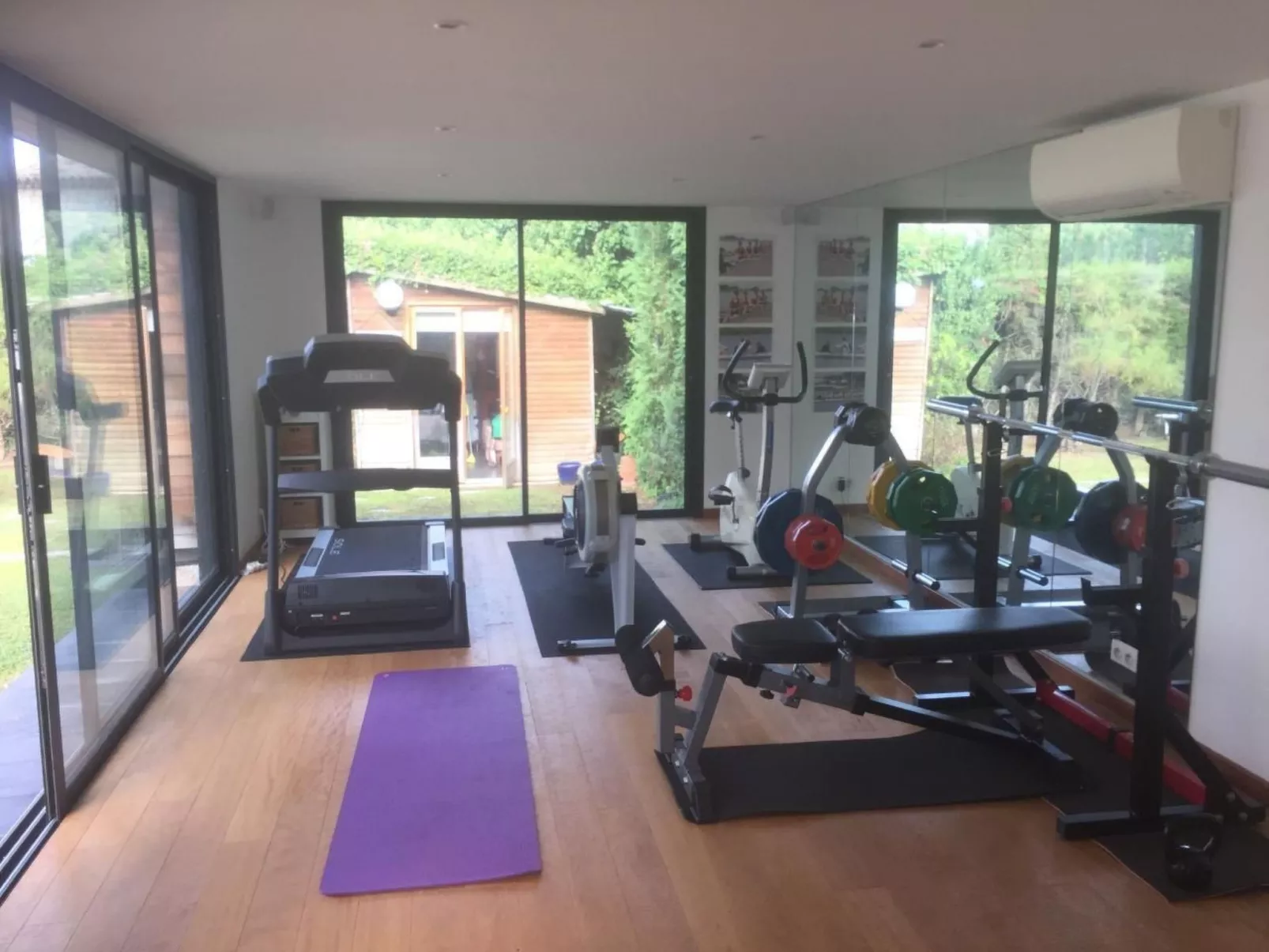 Villa mit privatem Pool und Fitnessraum-Binnen