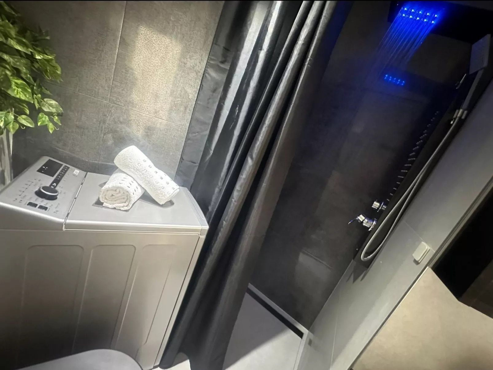 Fiorino Apartment-Studio Rijeka mit Balkon-Binnen