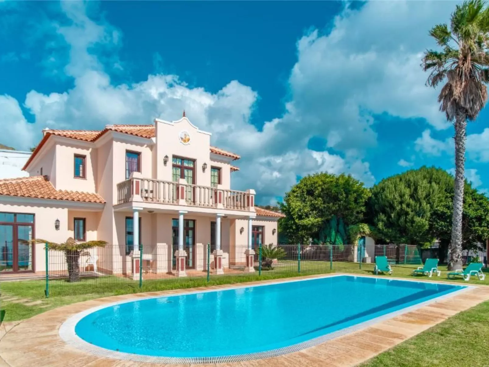 Königliche Villa Amores-Buiten