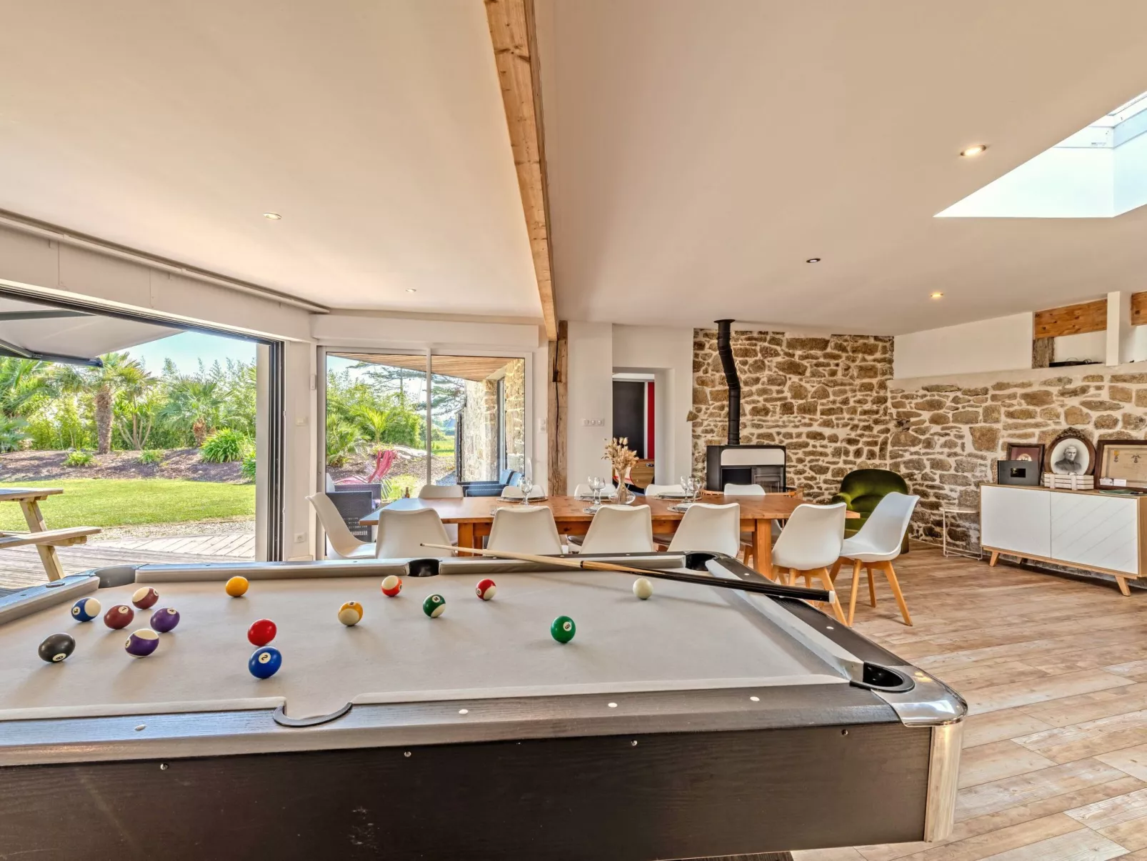 Landgut "Villa Léànie" mit Innenpool-Image-tags.info