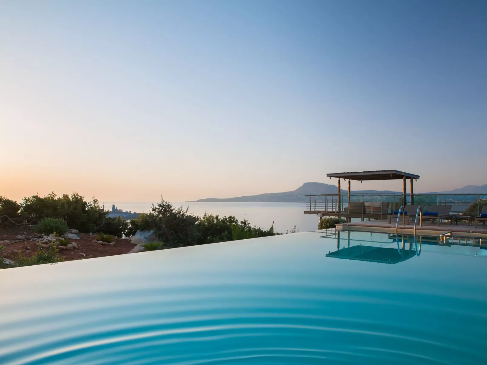 Anwesen "Olea Prime" mit Infinity-Pool-Image-tags.info