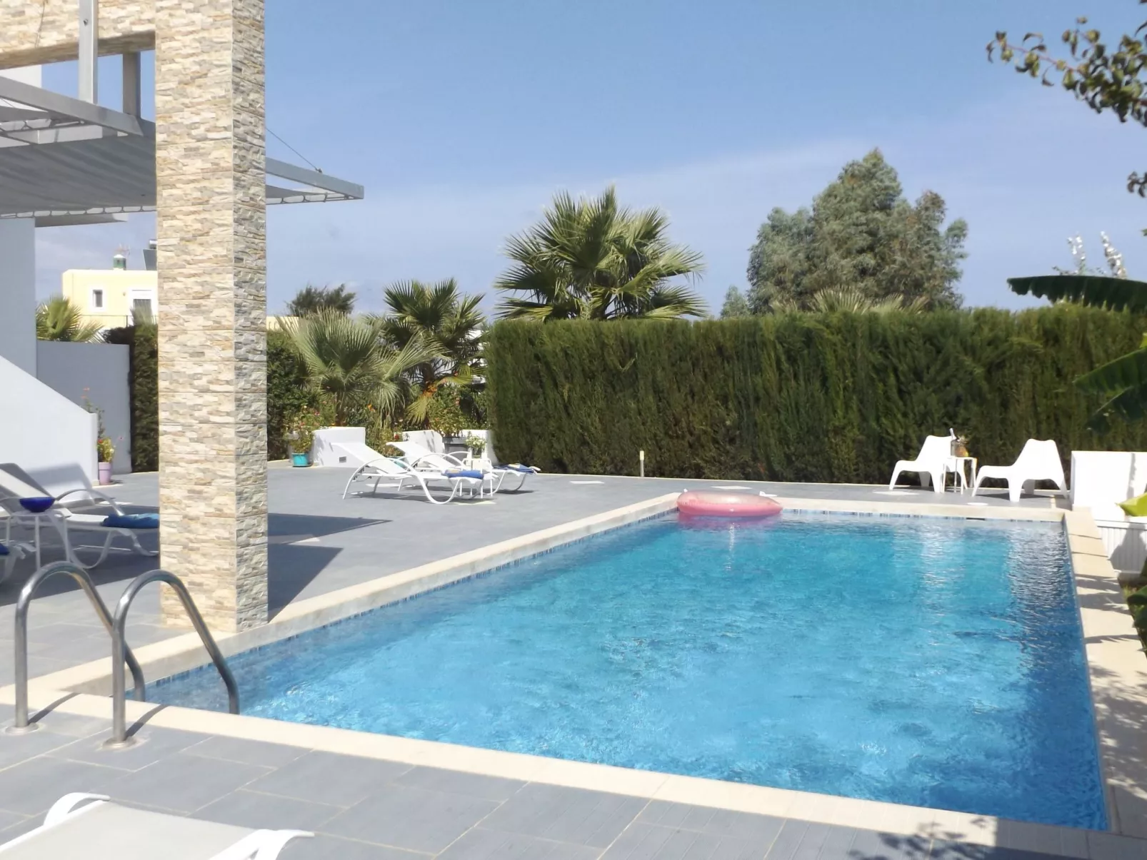 Villa "Xenos" mit Blick auf das Wasser-Image-tags.info