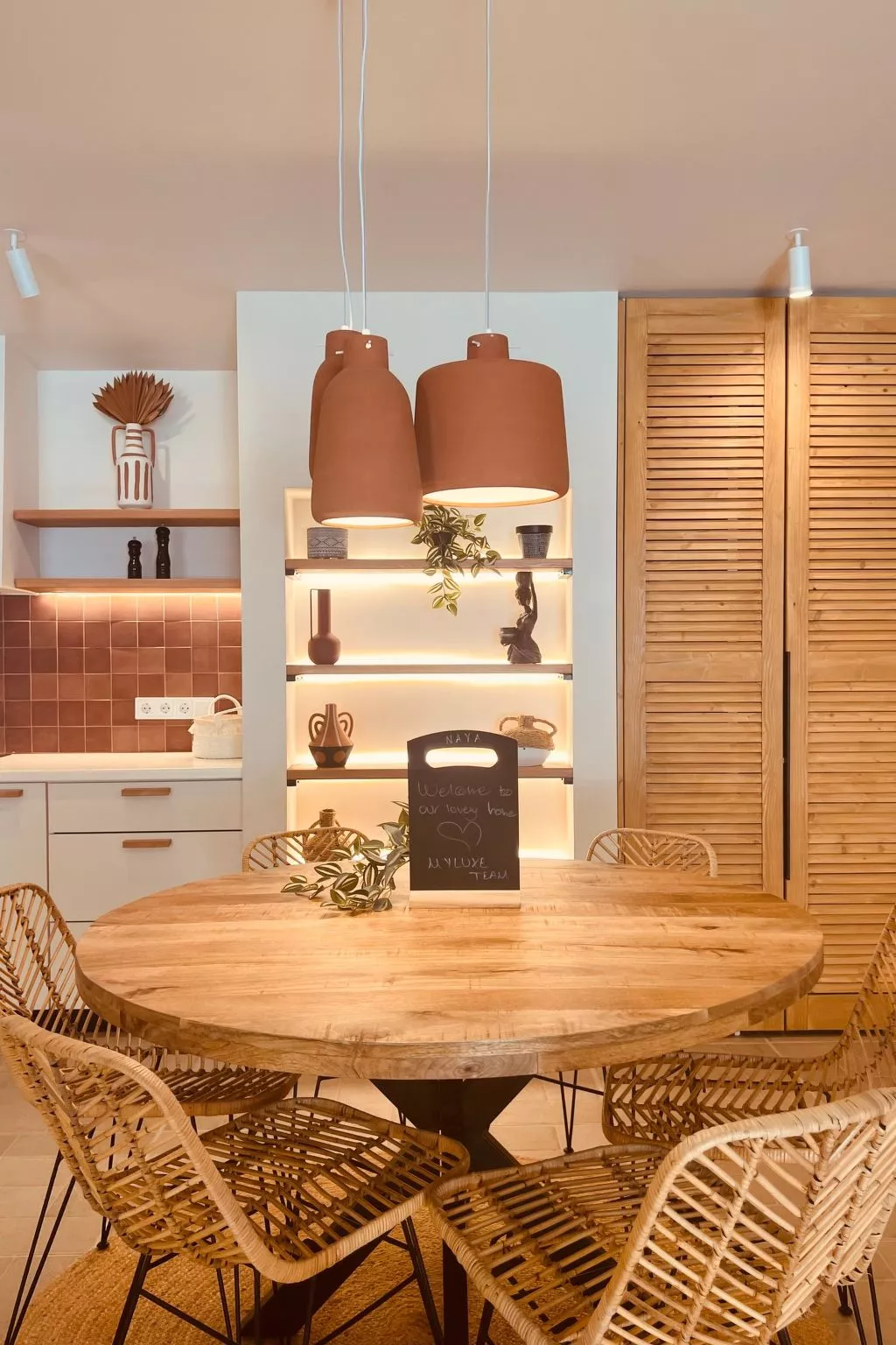 "Naya" mit eigenem Pool-Binnen