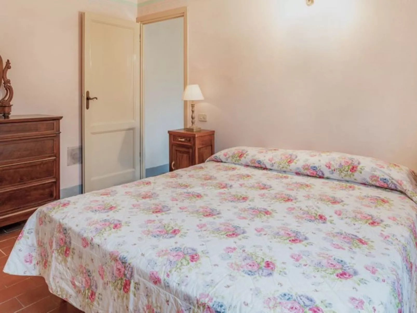 Villa mit schönem Gartne und Sonnenterrasse-Image-tags.info