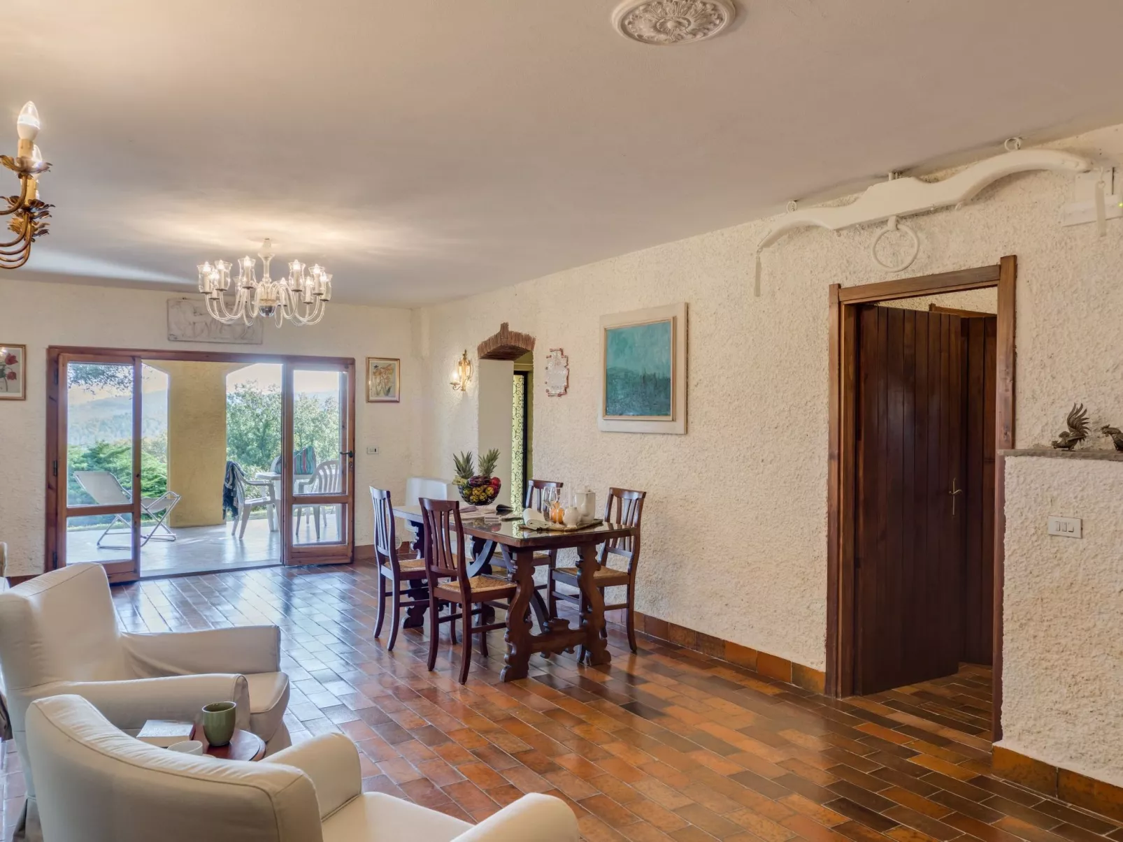 Wohnung Macine mit Terrasse und Grill - Binnen