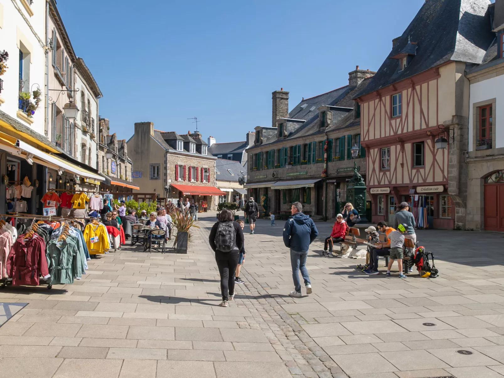 Villa mit großem Grundstück direkt am Mer-Omgeving