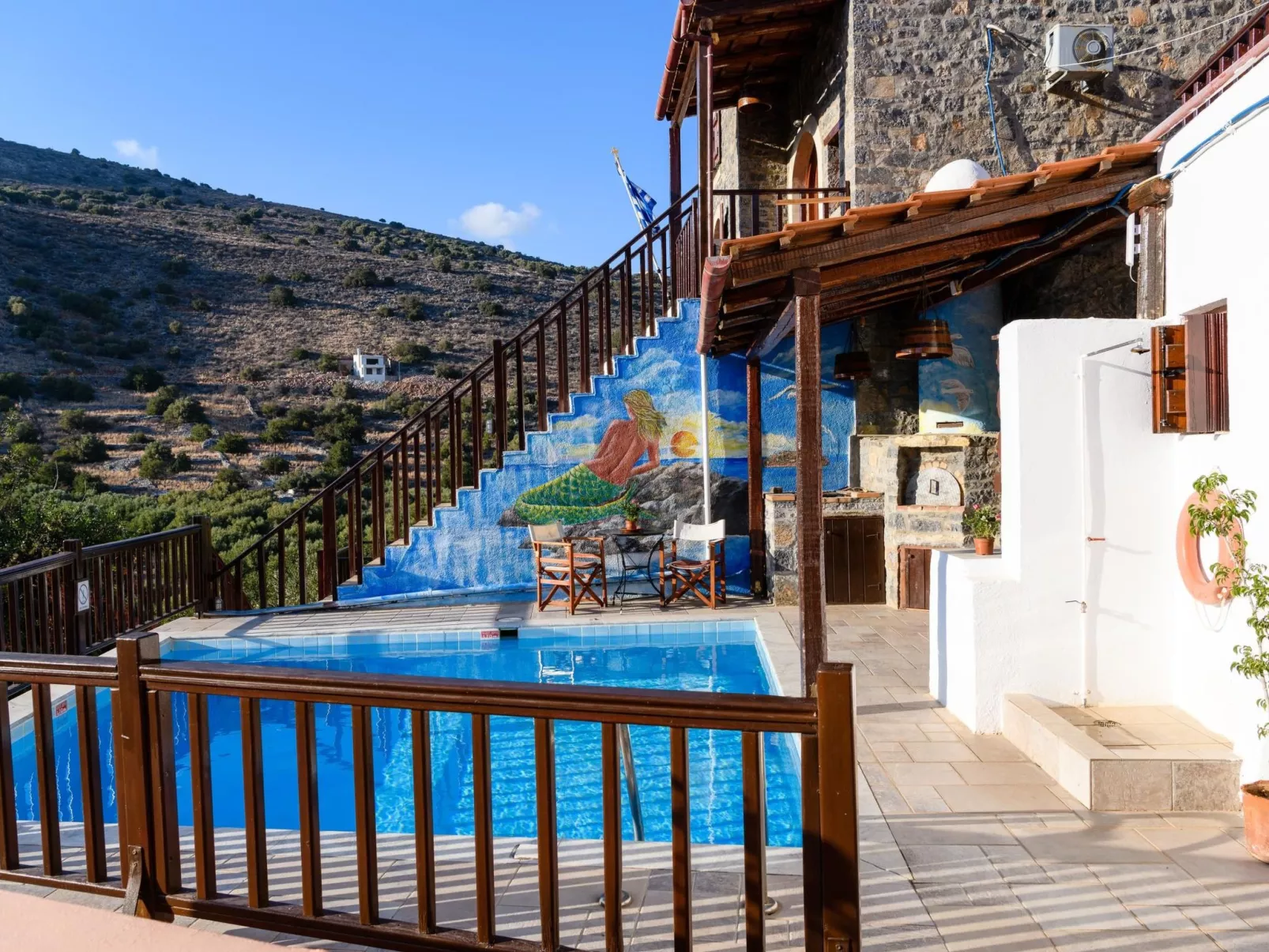 Kretisches Steinhaus mit Gemeinschaftspool-Buiten
