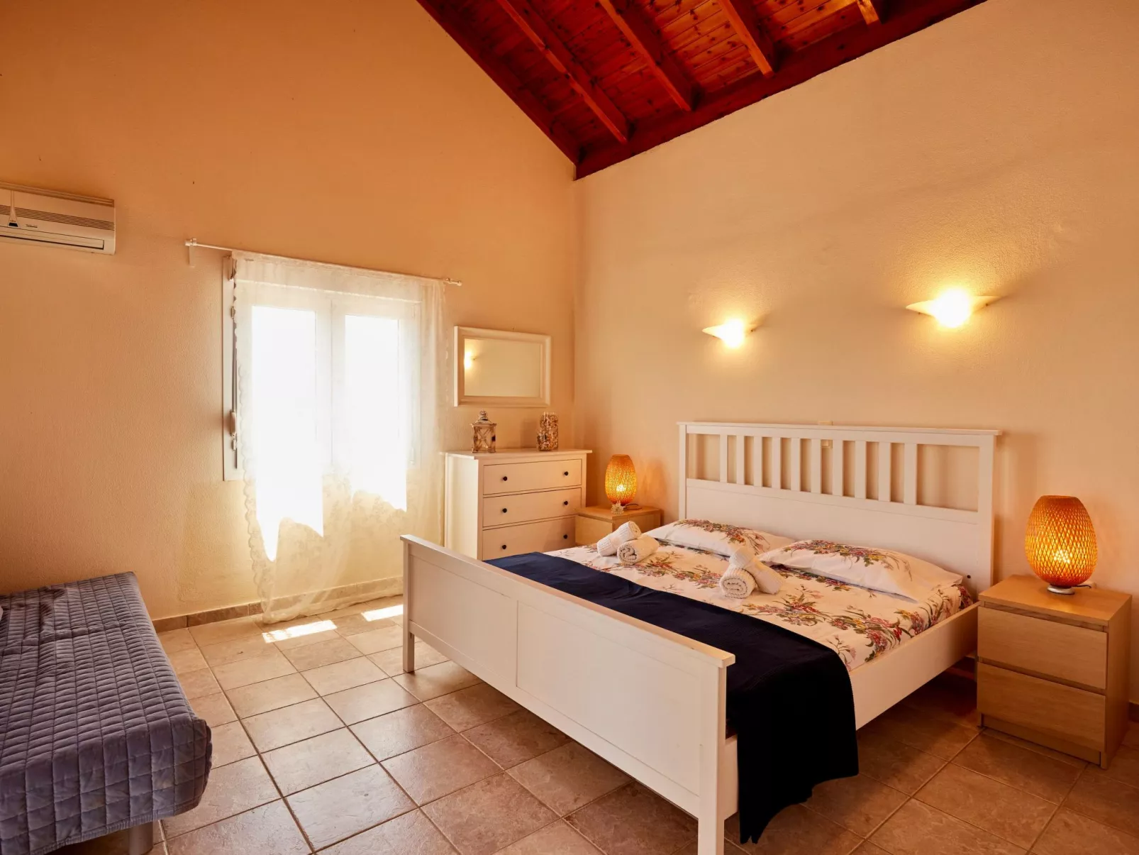 Edem Paradise-Binnen