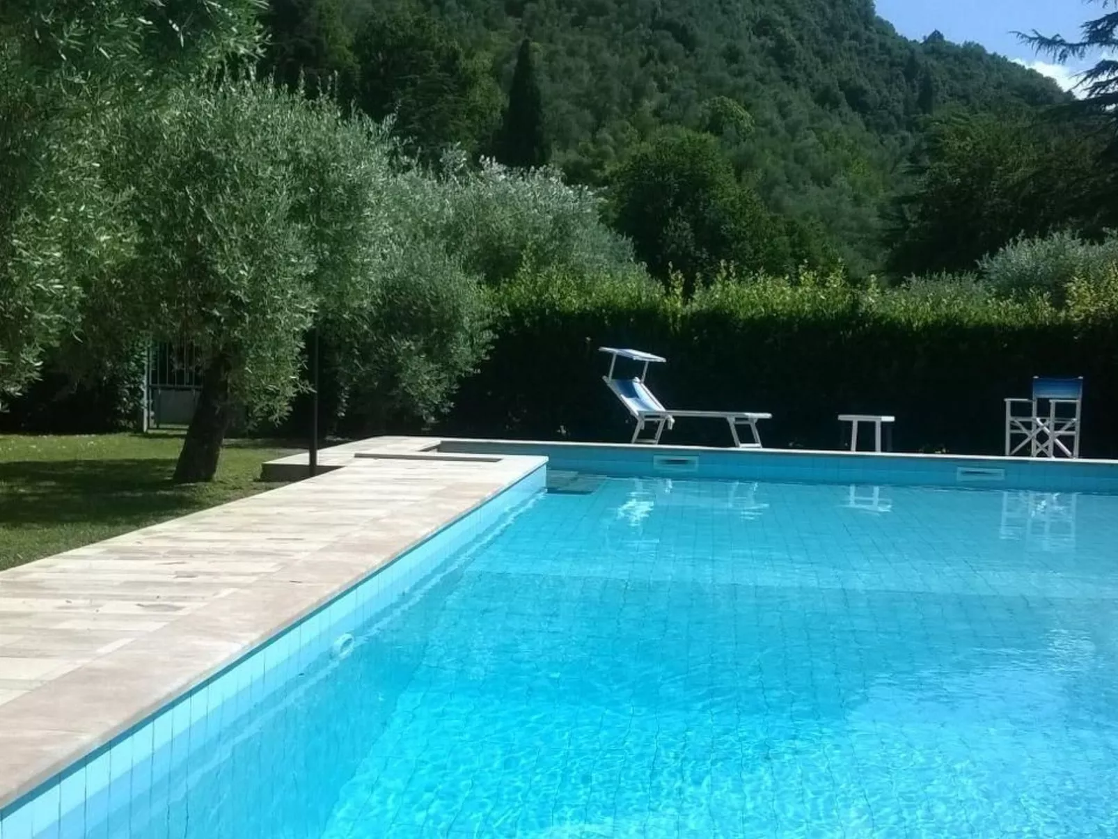 Tolles Ferienhaus in Camaiore mit Privatem Pool-Buiten