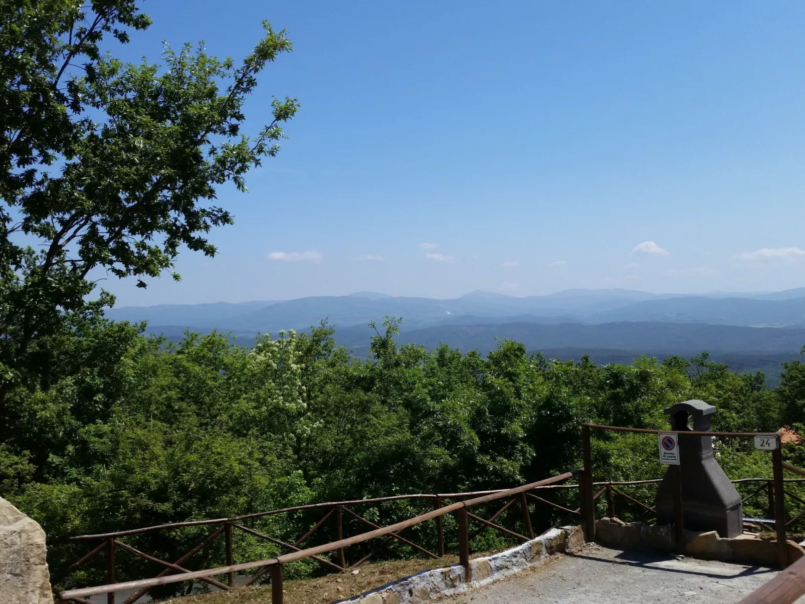 Wohnung 'Eichhörnchen' mit Schwimmbad-Buiten
