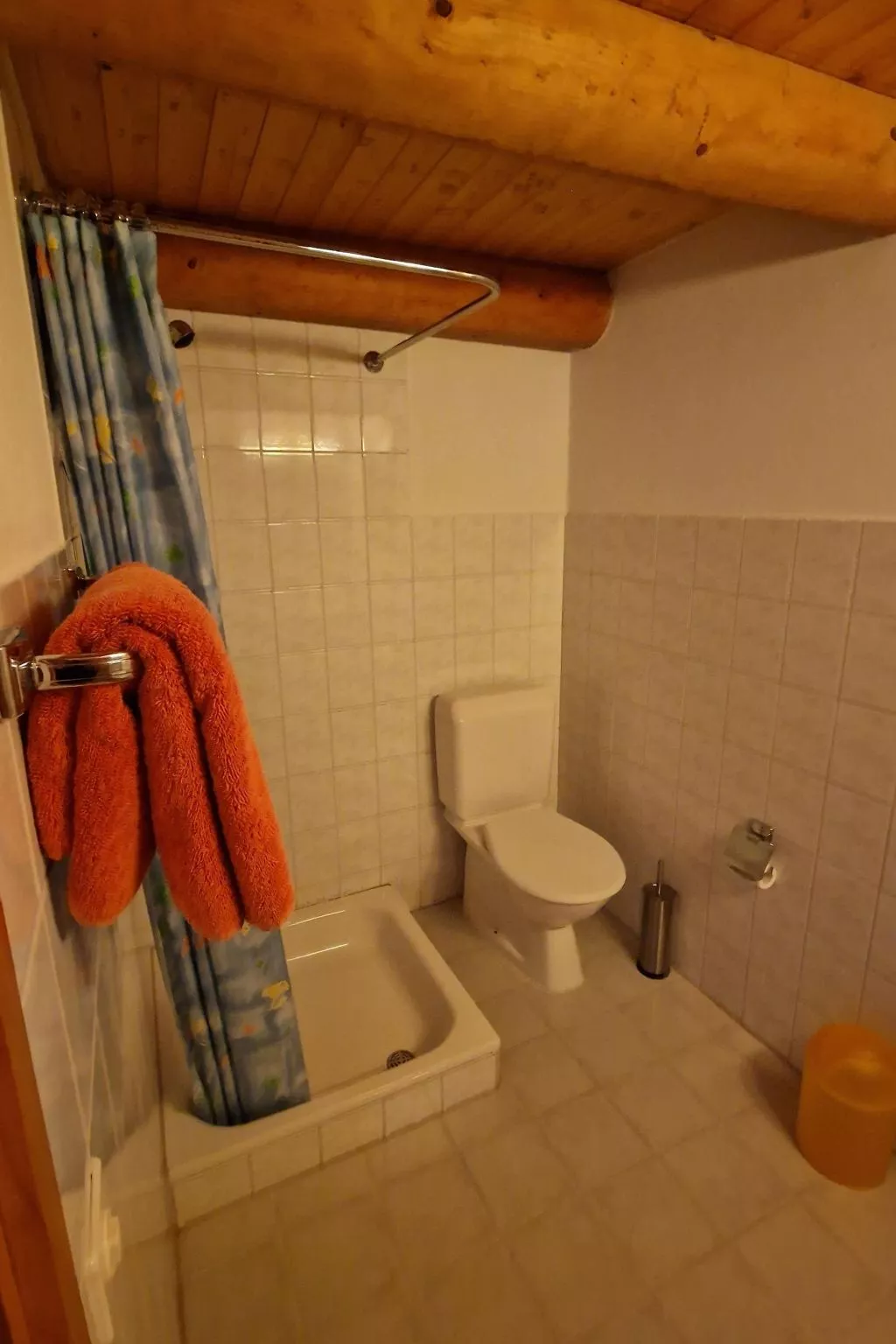 Chalet in den sonnigen Schweizer Südalpen-Image-tags.info