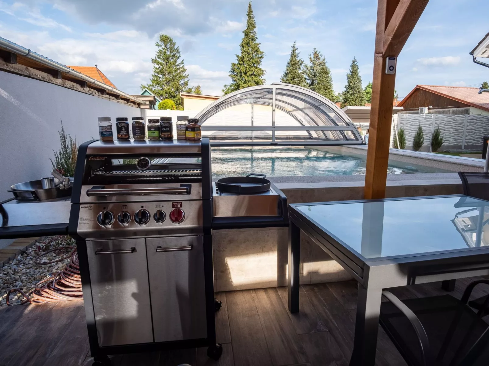 Luxvil apartment-Buiten