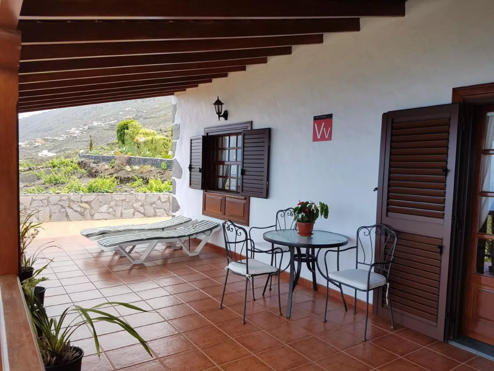 "Las Viñas" mit Wasserblick-Buiten