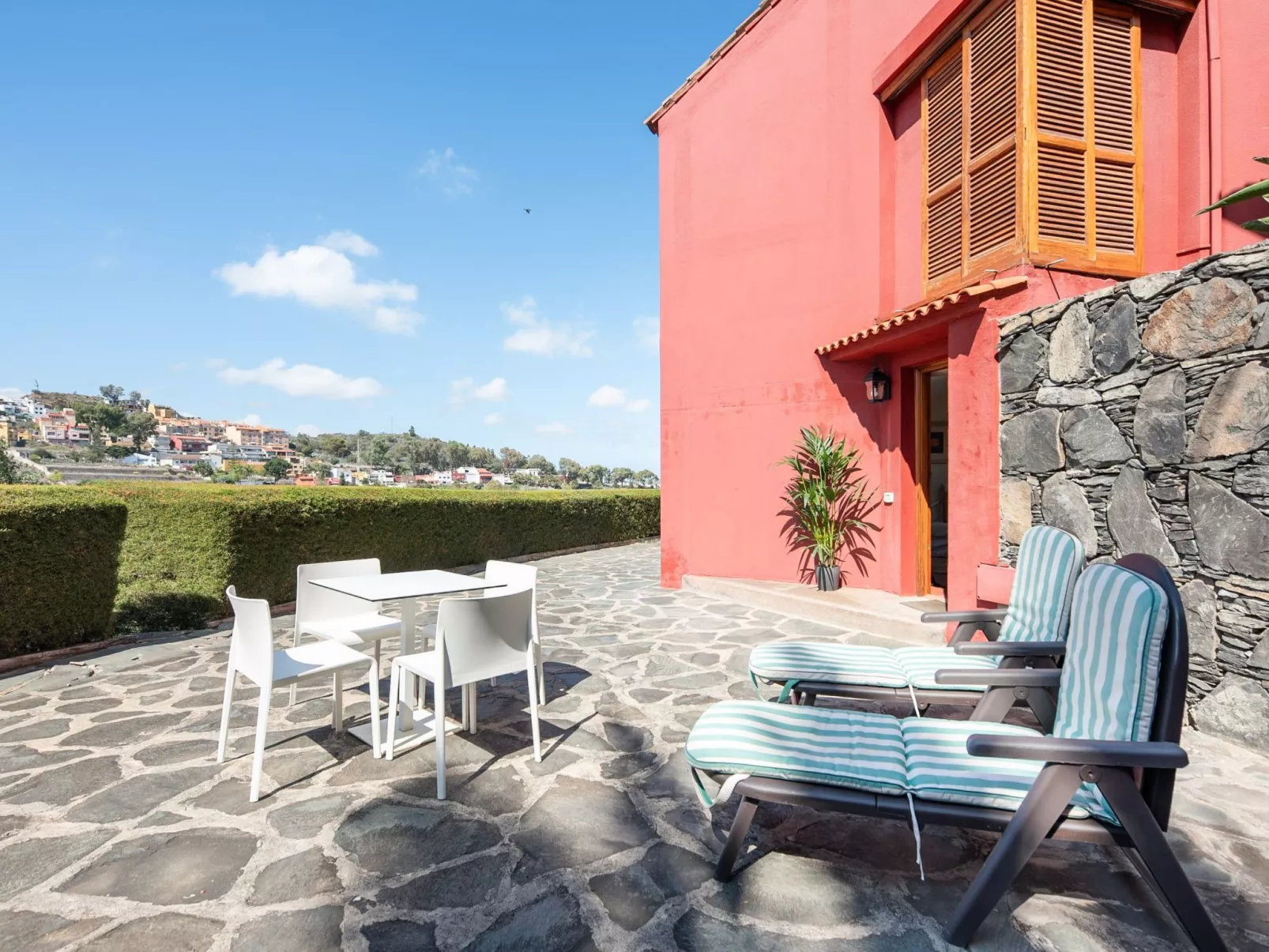 Wunderschöne Villa in einer einzigartigen natürlichen Umgebung-Buiten