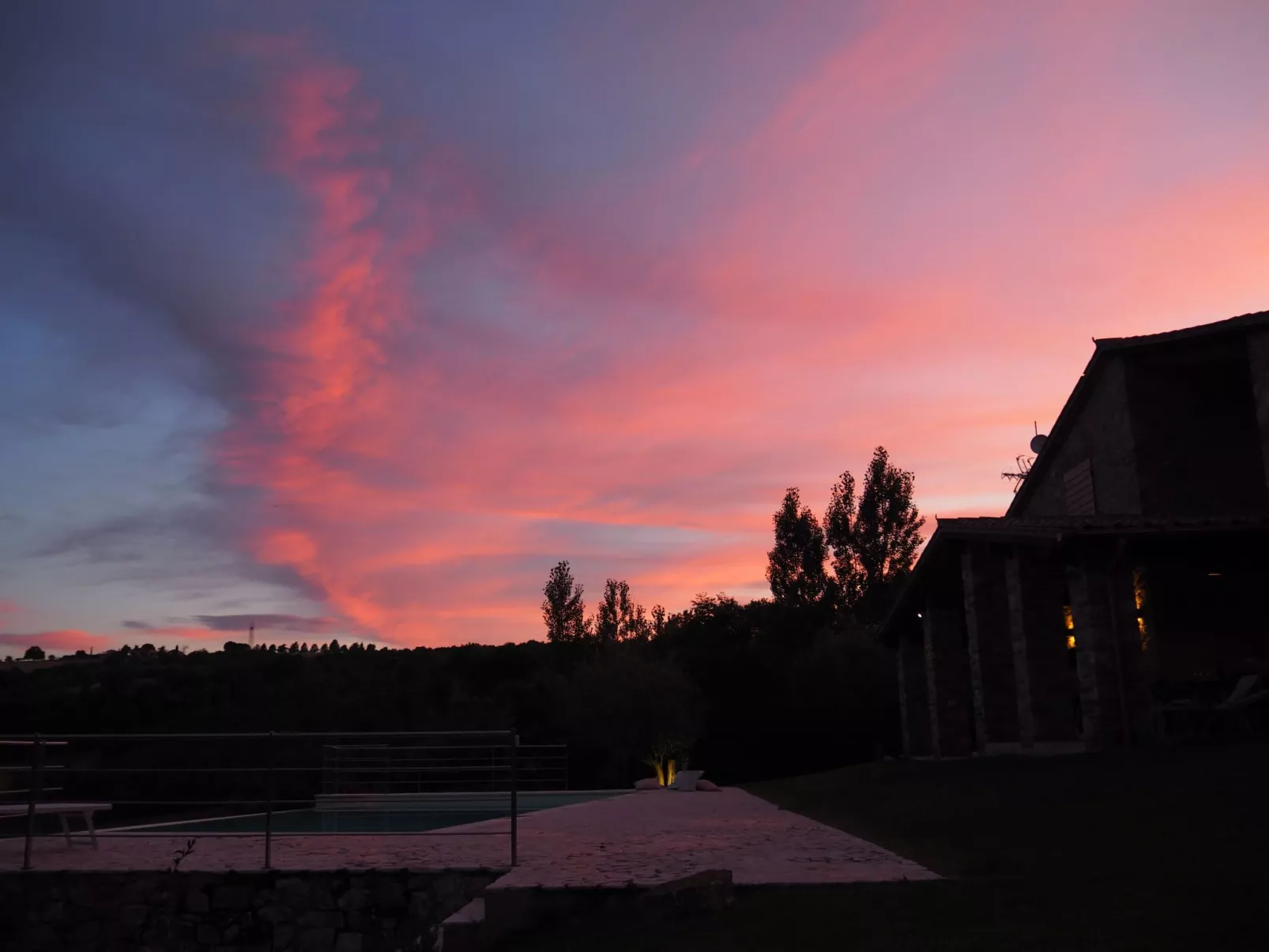 Casale Civitella mit Infinity-Pool-Buiten