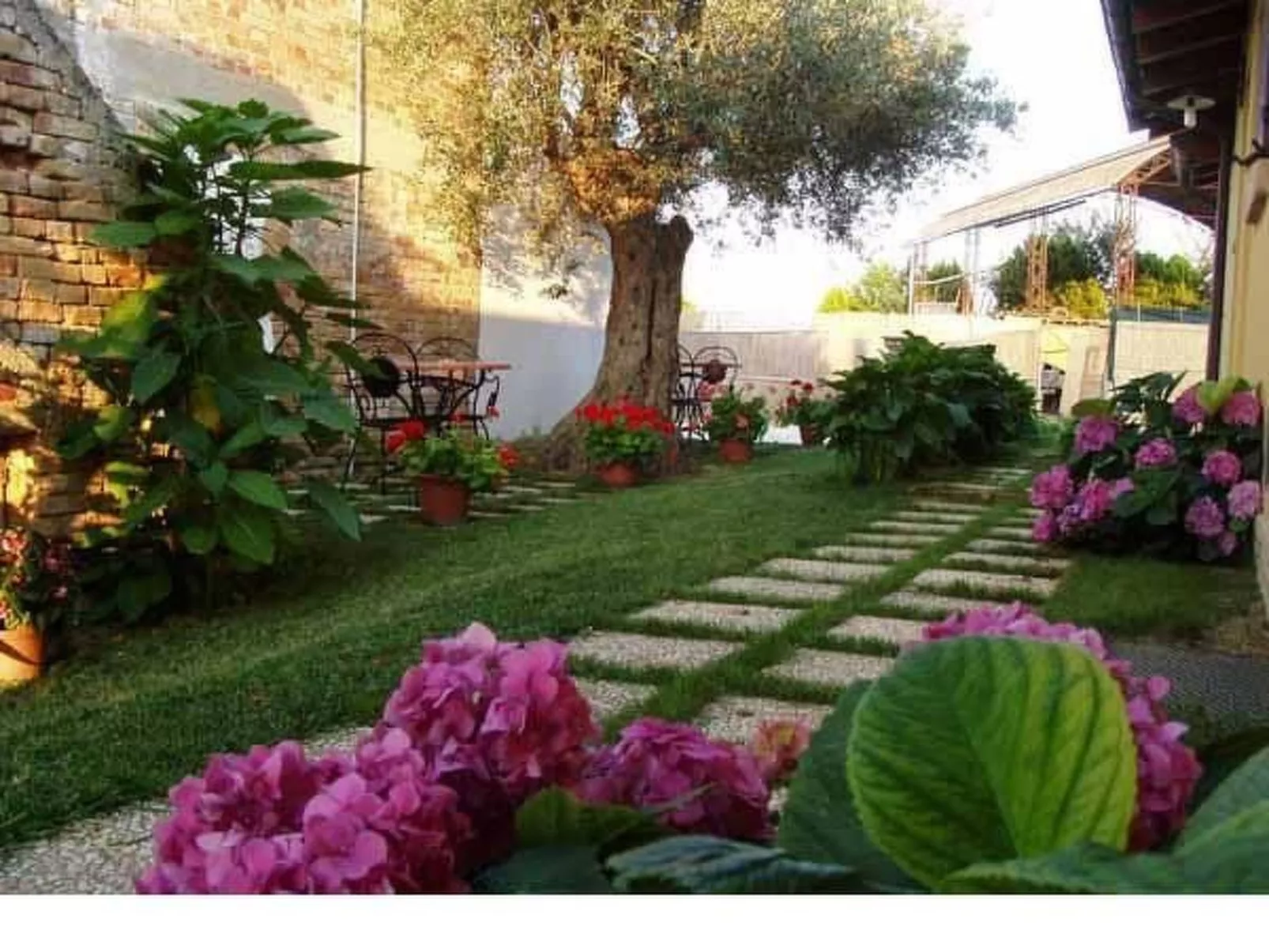 In Notaresco mit Grill und Garten-Buiten