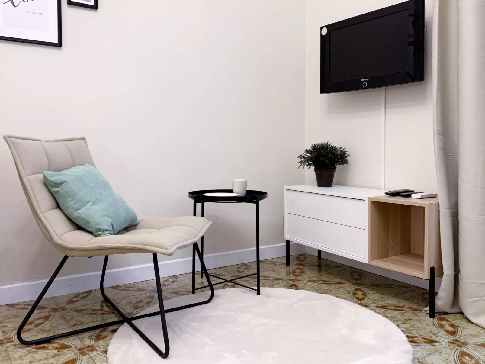 Ein-Zimmer-Wohnung 'Milan' mit Balkon-Binnen