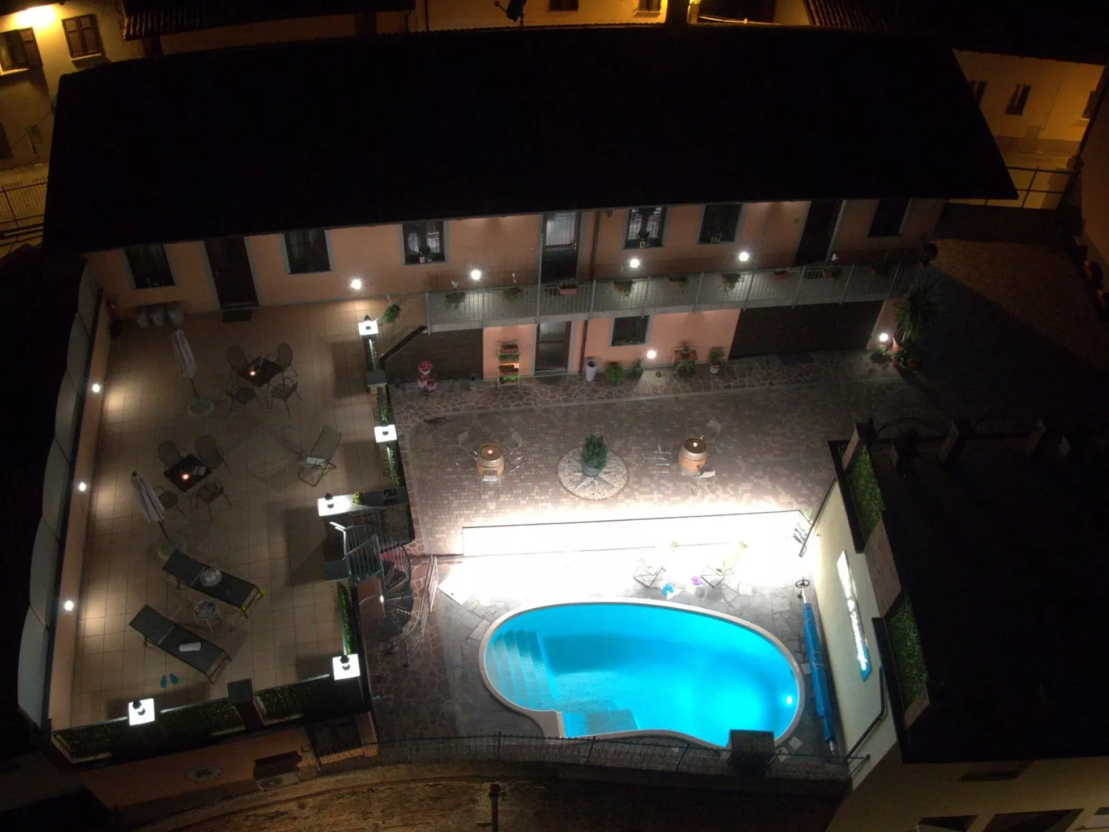 Wohnung 'Golden Sands' mit Schwimmbad-Buiten