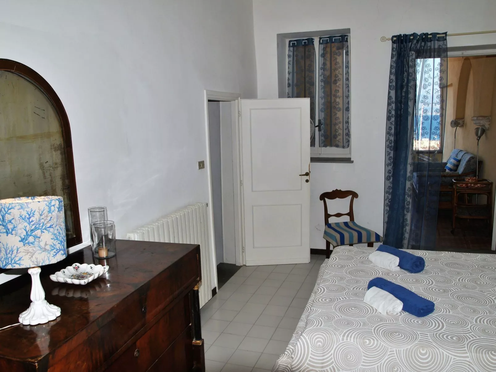 Domhaus mit Blick auf den Golf von Gaeta-Binnen