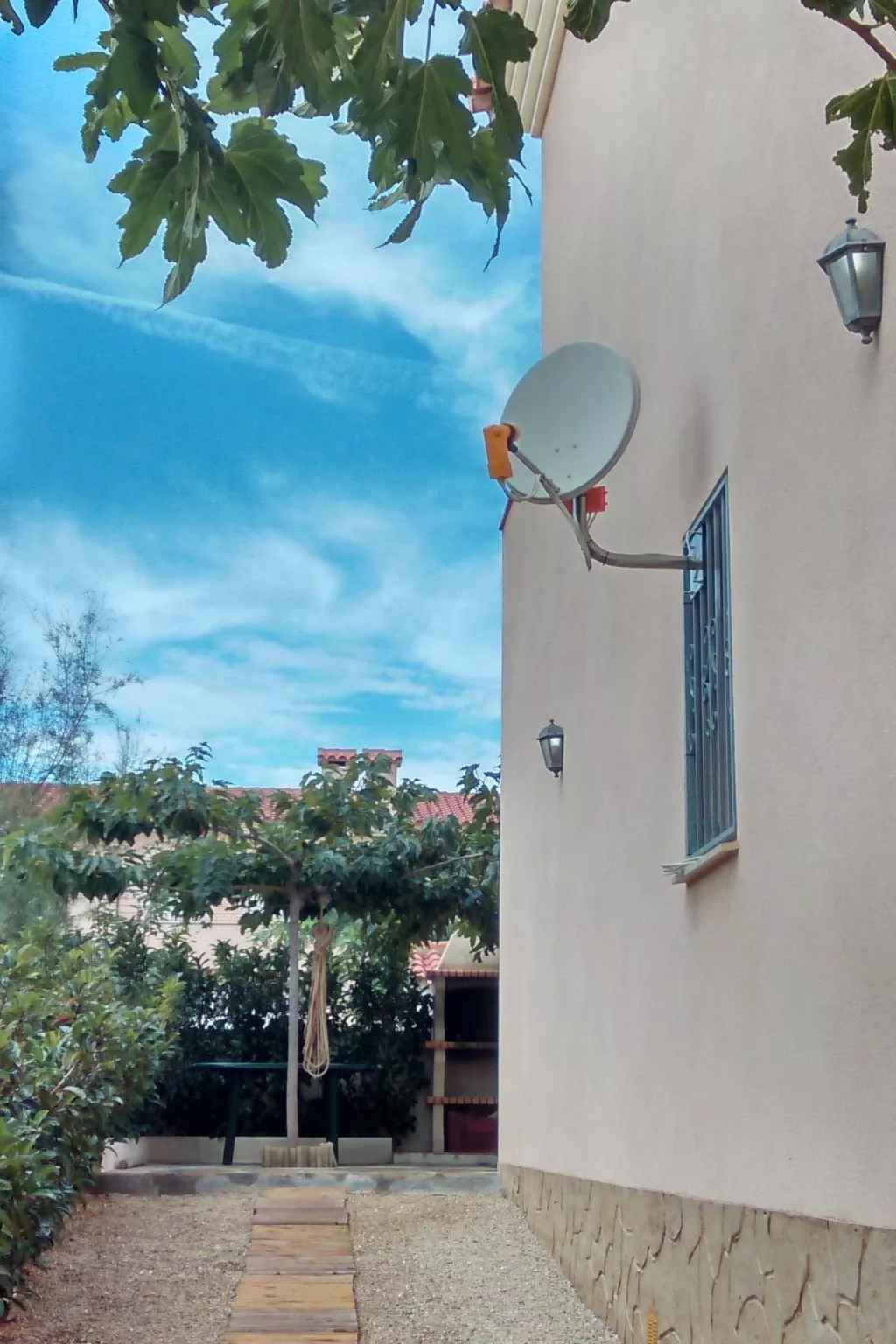 Entspannendes Haus in der Nähe des Meeres. Klimatisiert. Parkplatz-Buiten