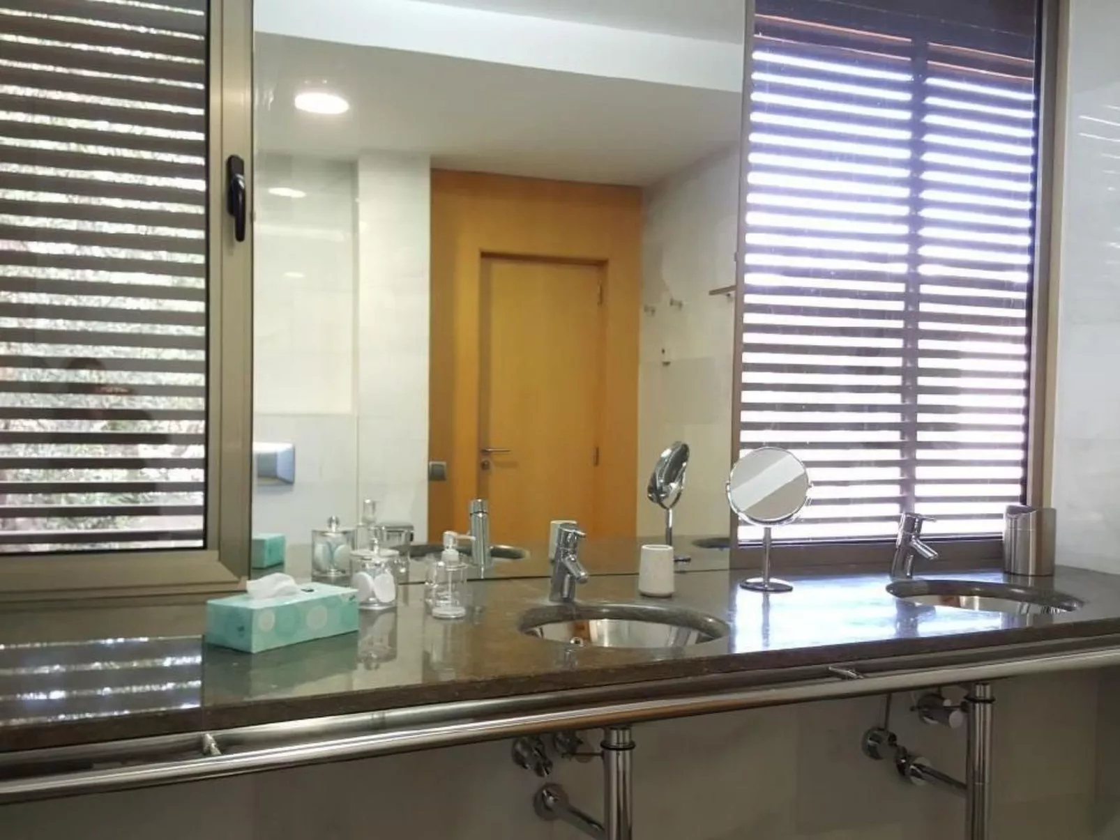 Design Vila mit Pool-Image-tags.info