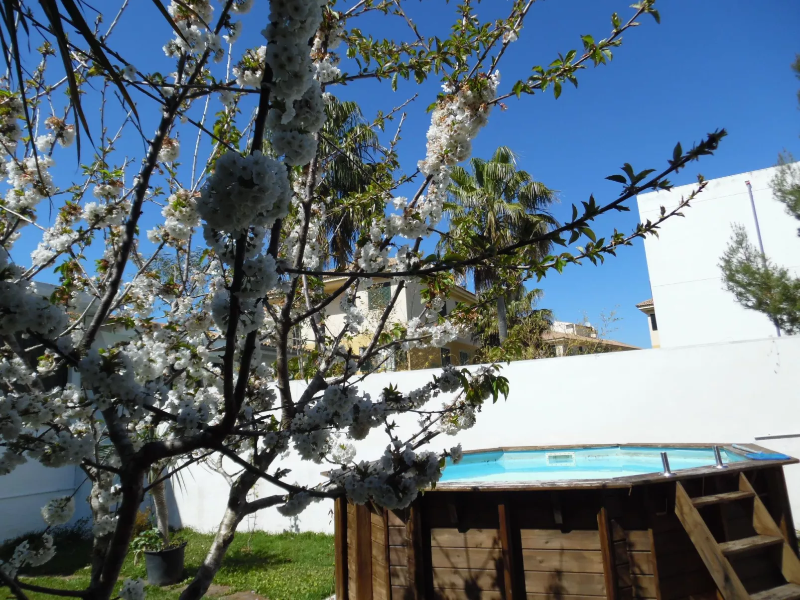 Für 2 Personen und 4 Kinder-Buiten