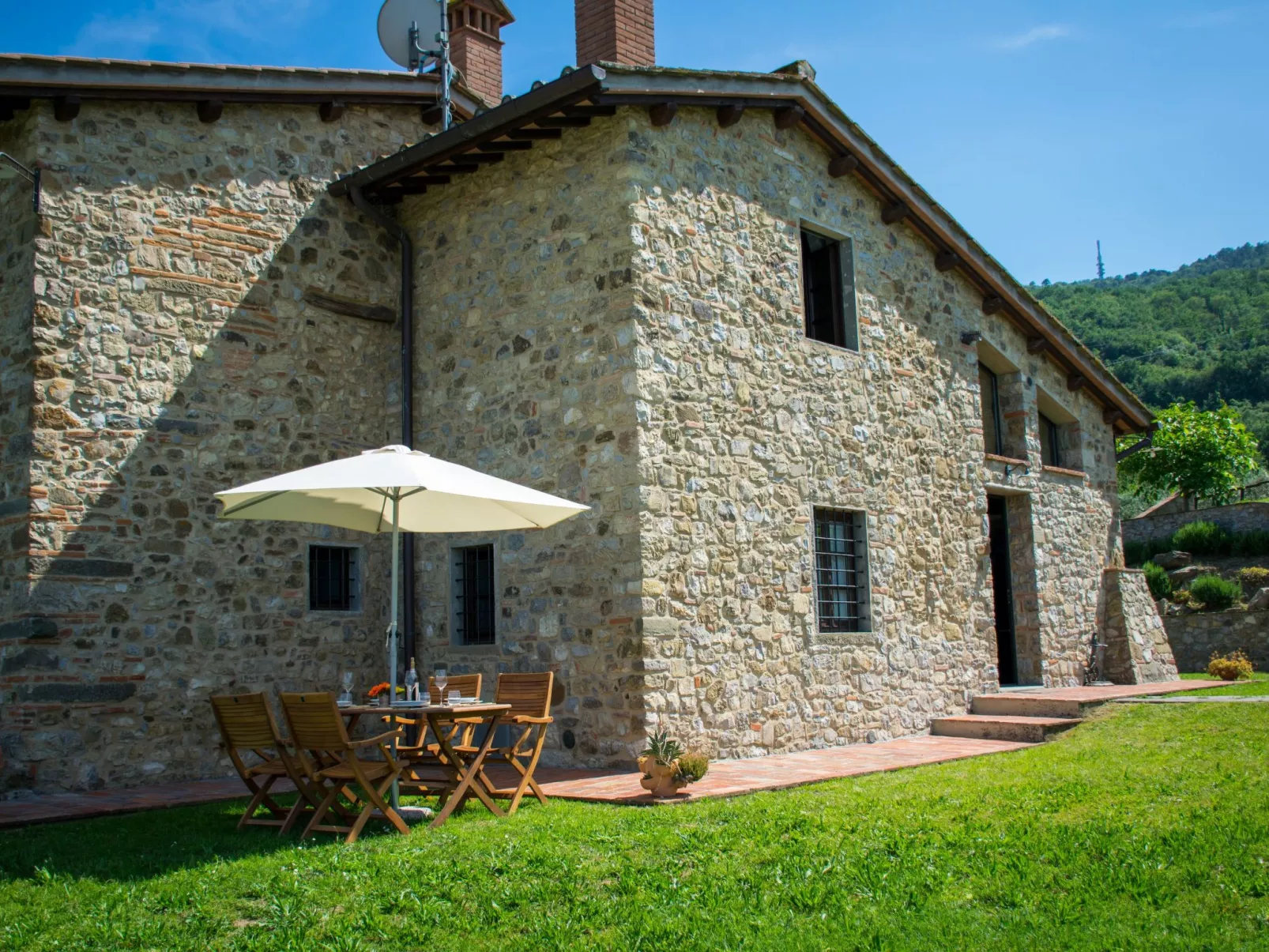 In Quarrata mit Großem Garten-Buiten