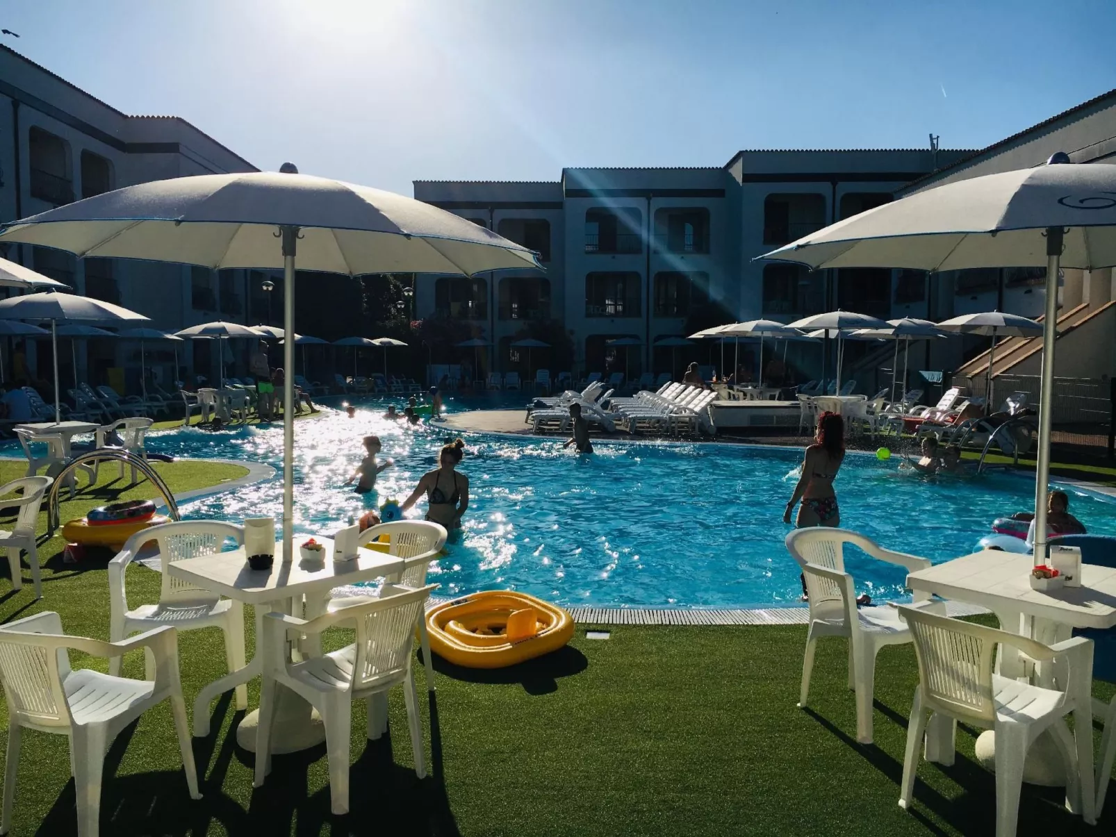 In Lido Di Spina mit Möbliertem Balkon-Buiten
