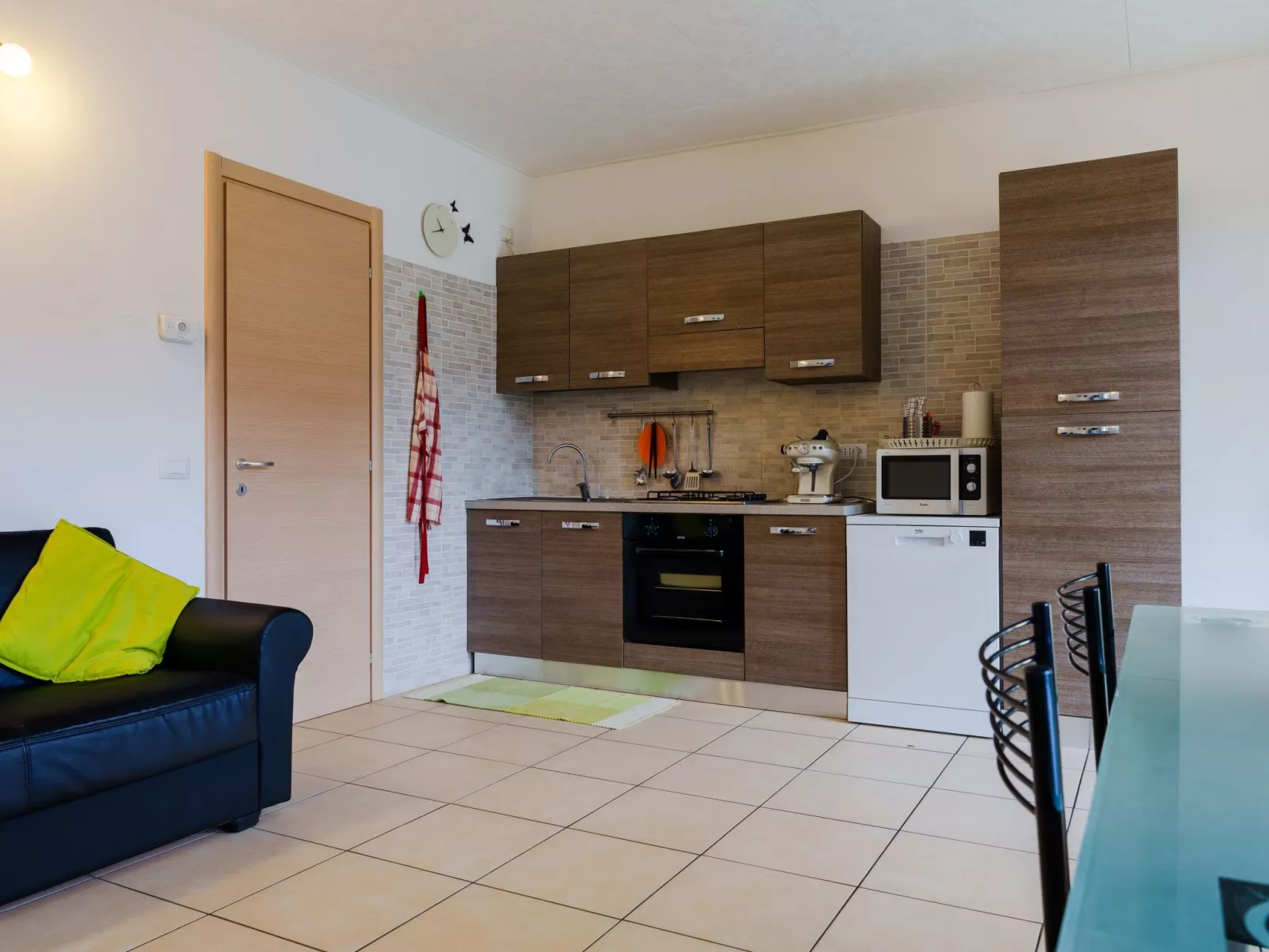 Villa zur alleinigen Nutzung mit 4 Wohnungen-Image-tags.info