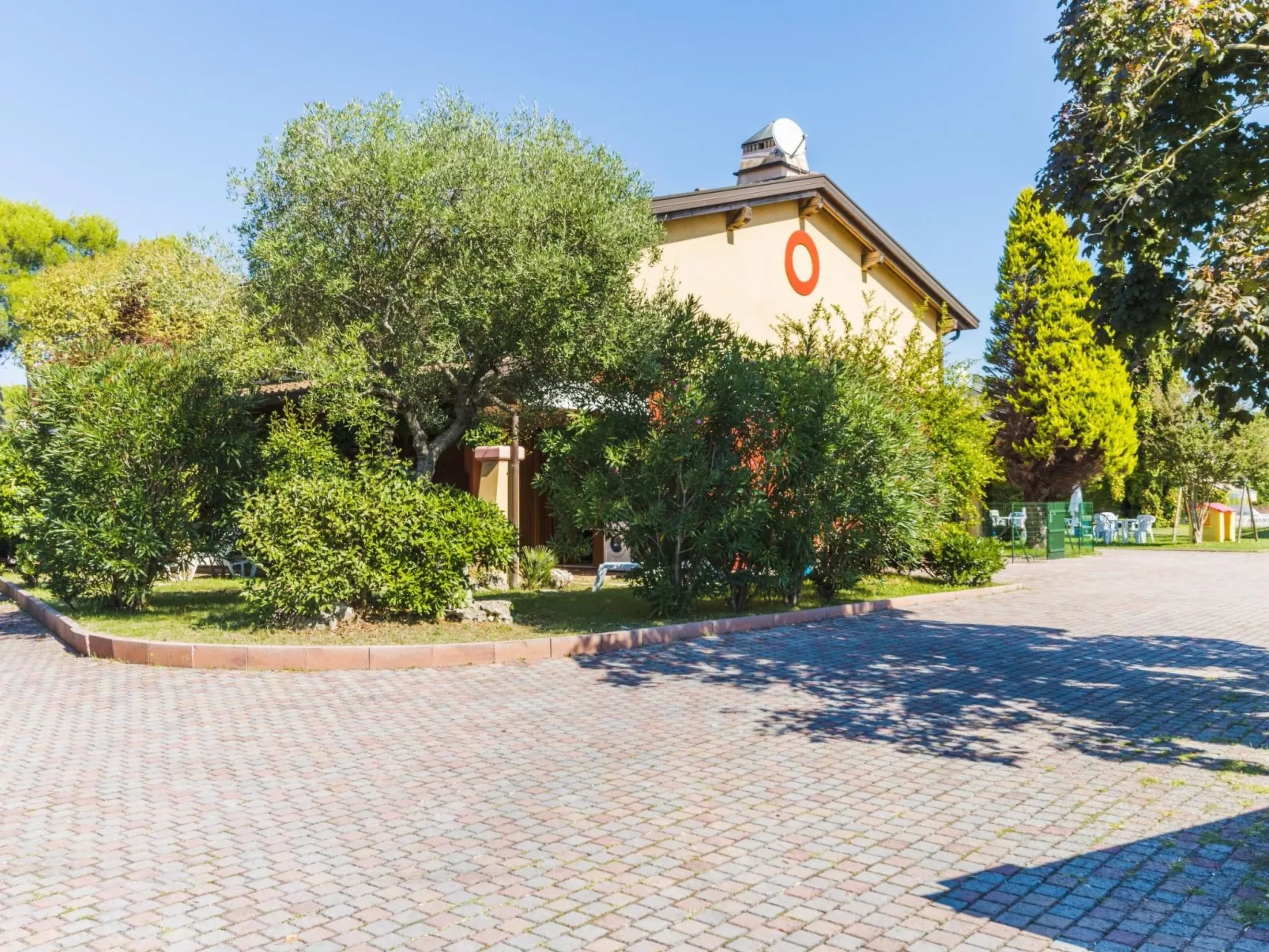 Villa für 6 Personen ca. 50qm Stella Marina 10 A-Buiten