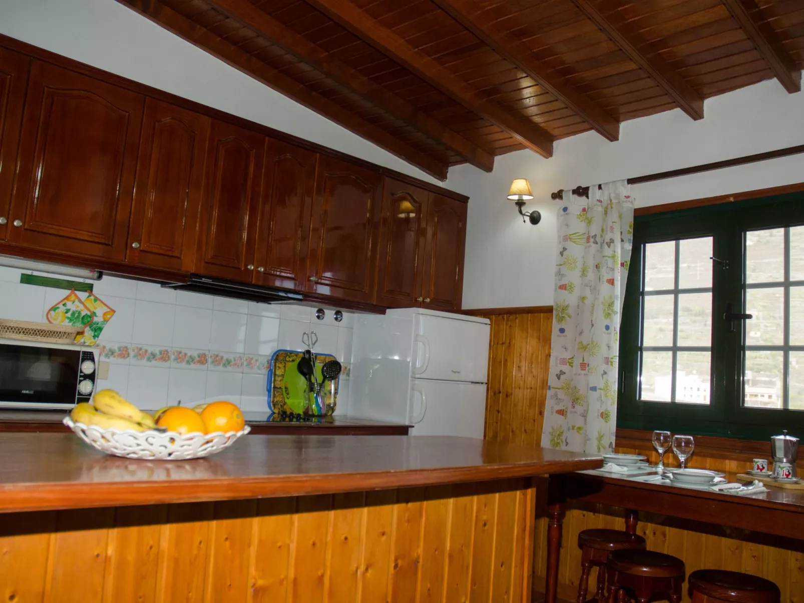 Ländliches Haus mit herrlichem Blick auf das Meer und das Tal.-Binnen