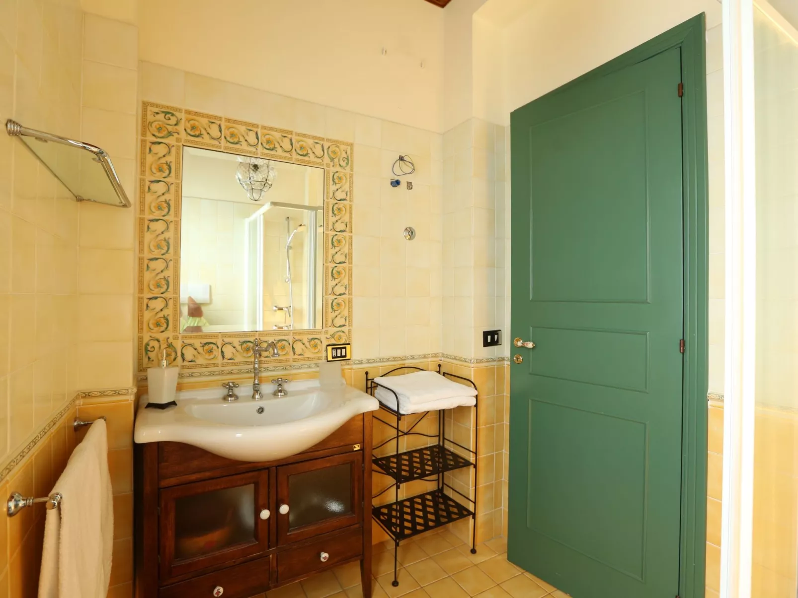 Appartement in Marchesana mit Großer Terrasse-Binnen