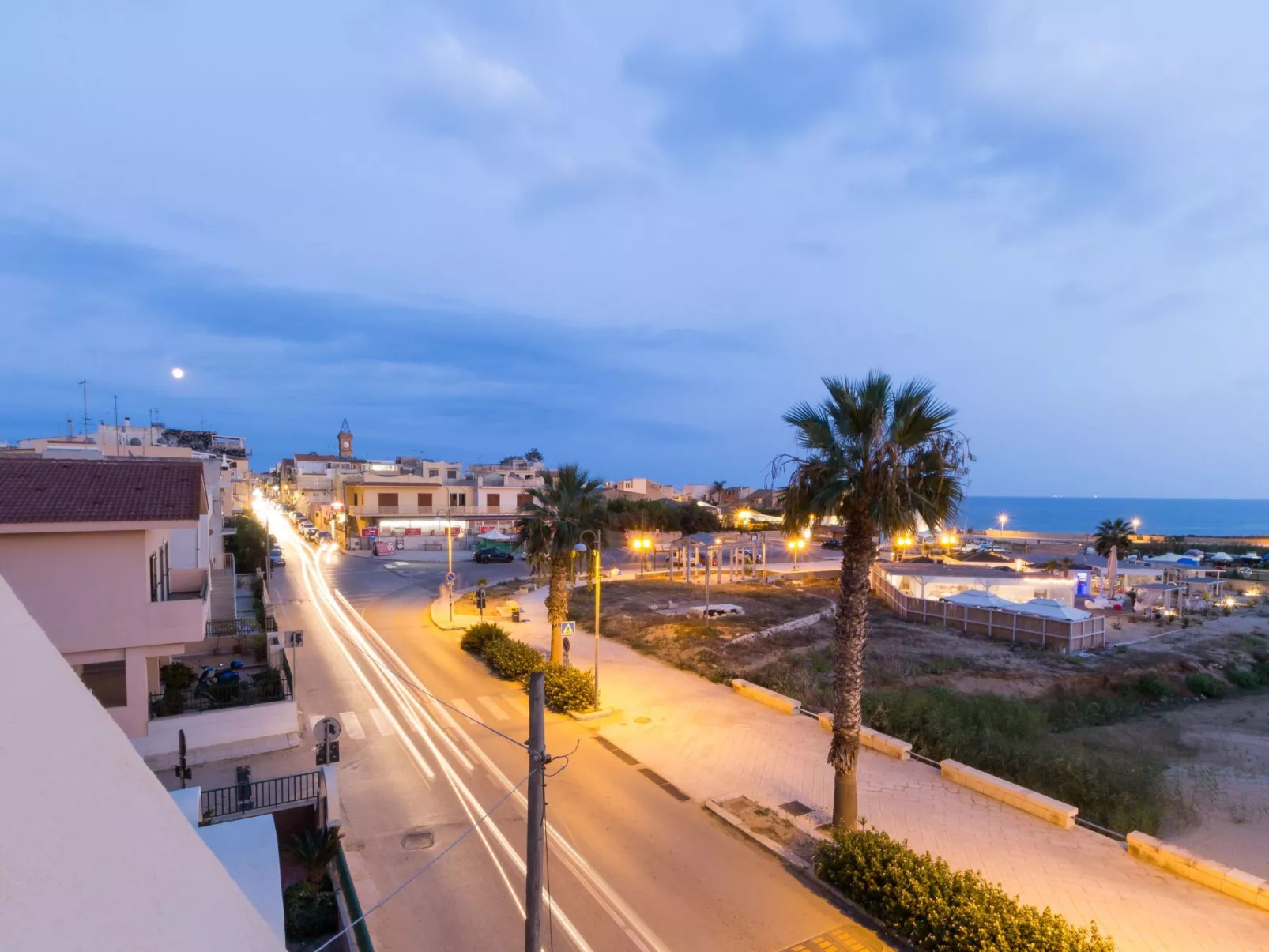 Charmante Wohnung in Donnalucata mit Möblierter Terrasse-Buiten