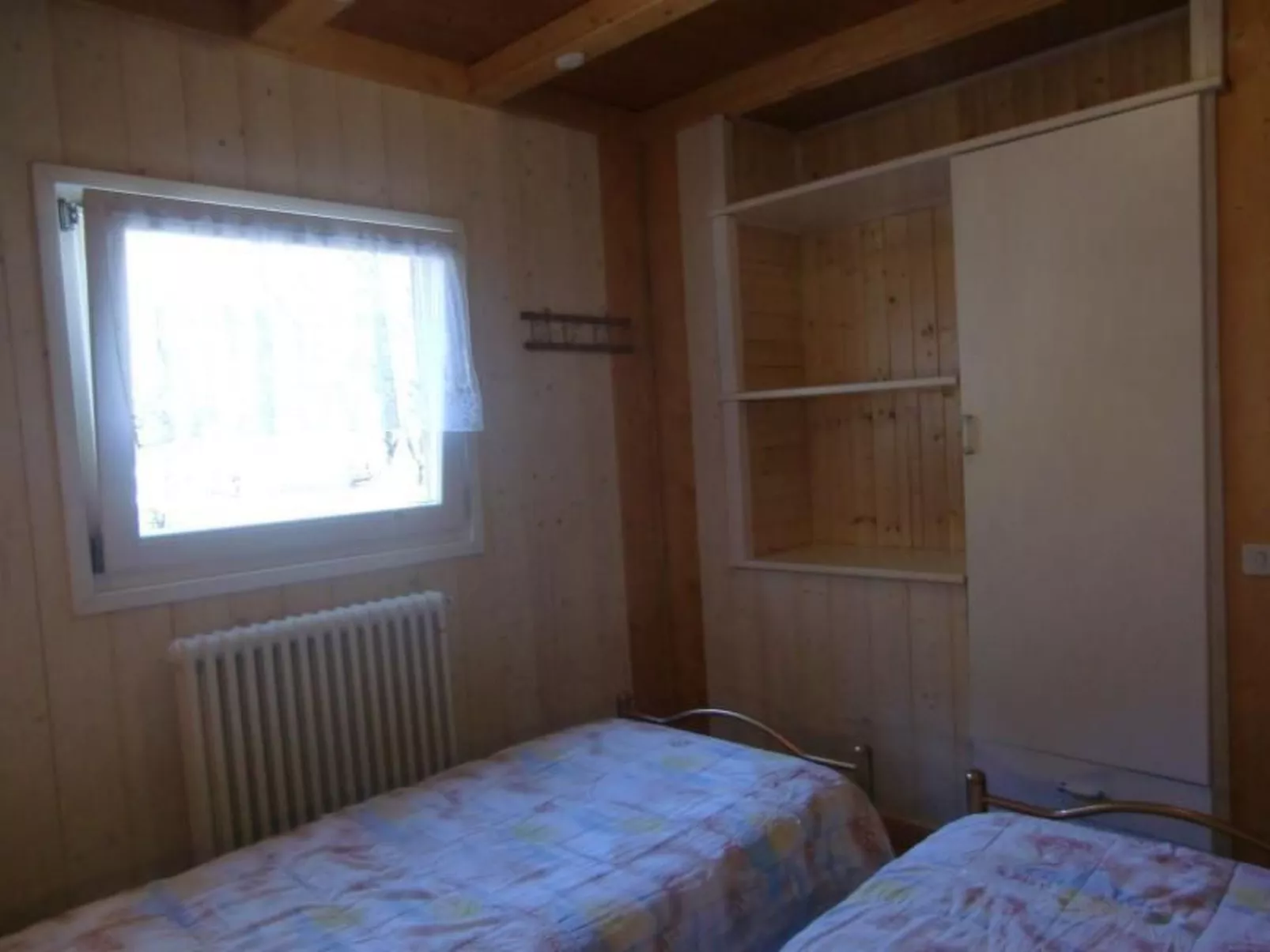 Freistehendes Haus mit eingezäuntem Privatgarten-Binnen