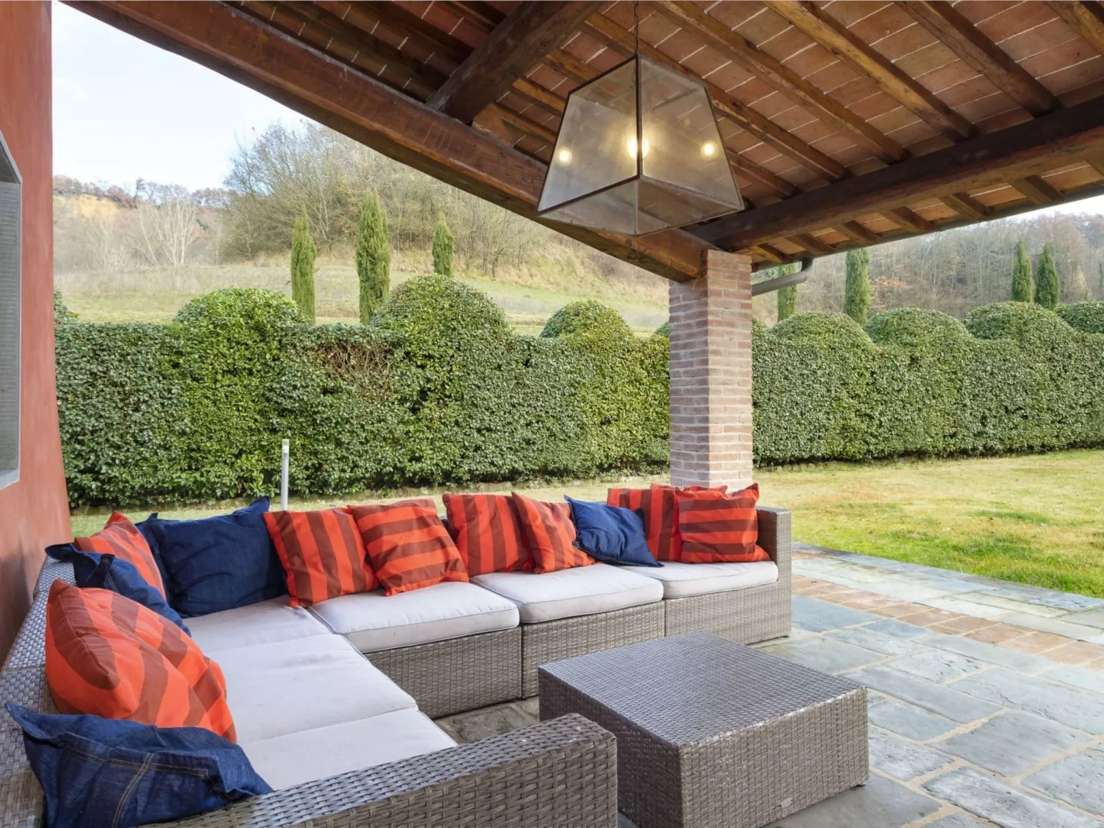 Villa mit privatem Pool und Wellnessbereich-Image-tags.info