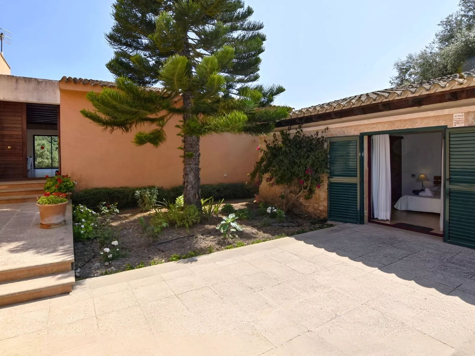 Finca in Meeresnähe mit Schwimmbad und Kinderbecken-Buiten