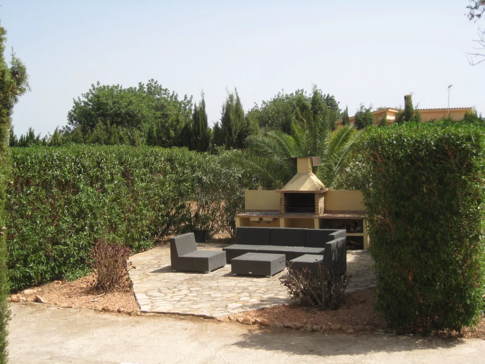 Ferienvilla mit Garten, Grill und Terrasse-Buiten