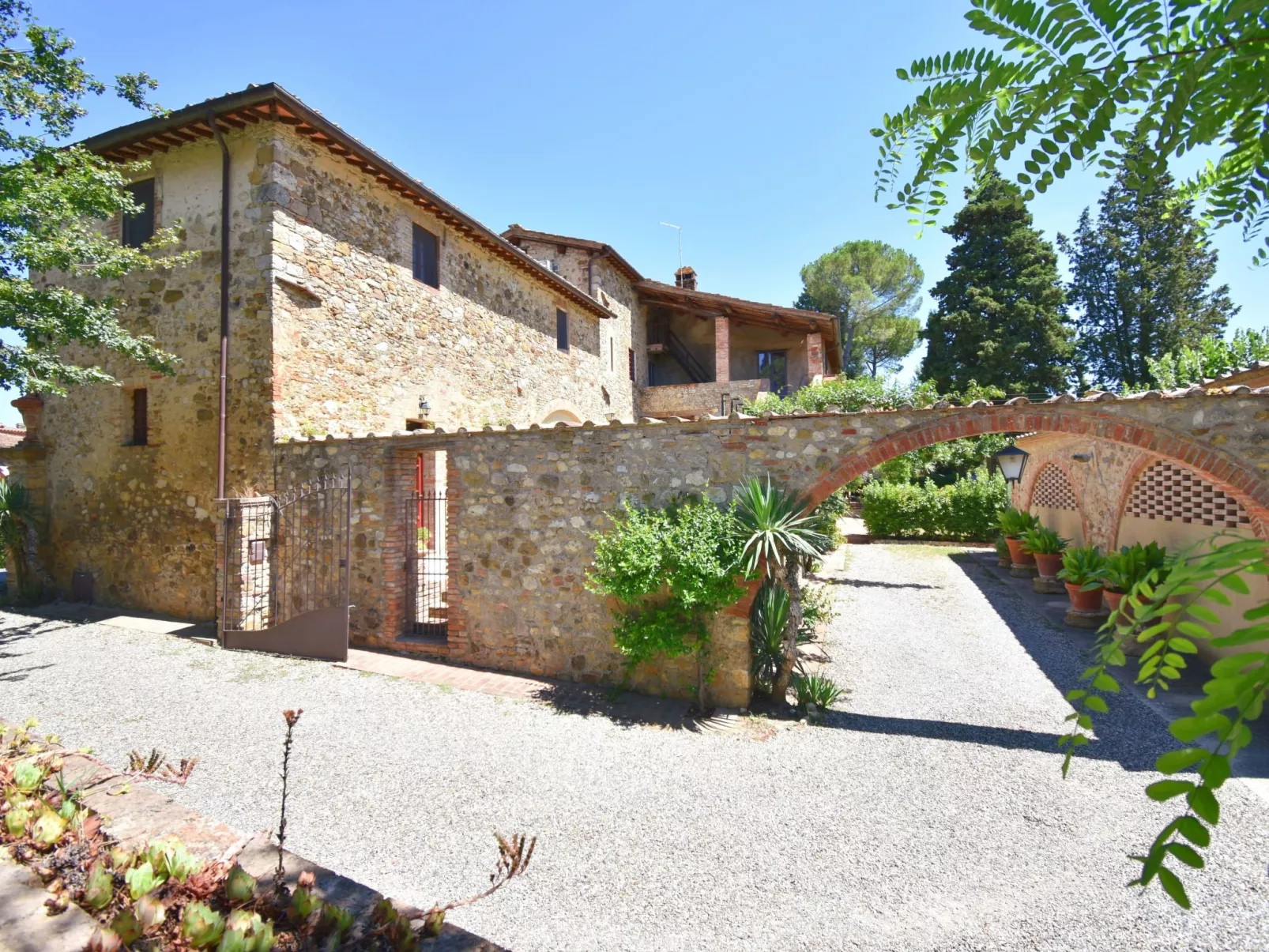 Wohnung in Bauernhaus mit großem Garten, Schwimmbad-Image-tags.info