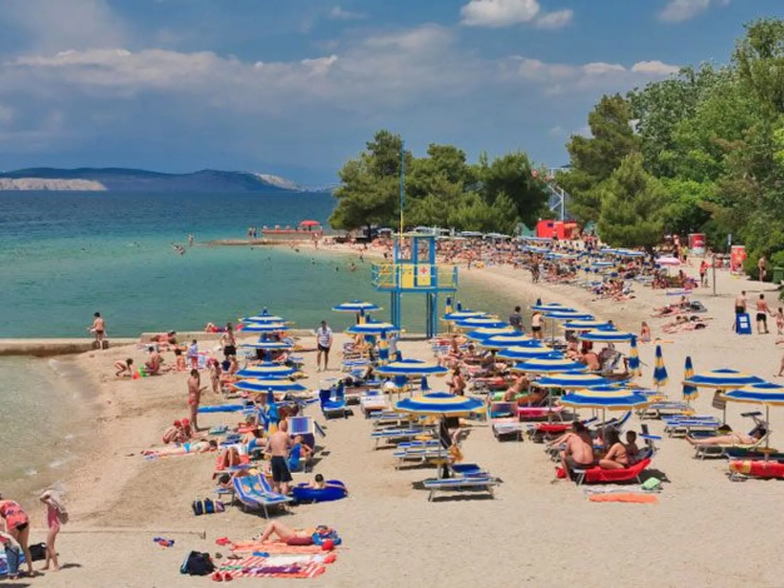 Wohnung in Crikvenica mit Terrasse-Buiten