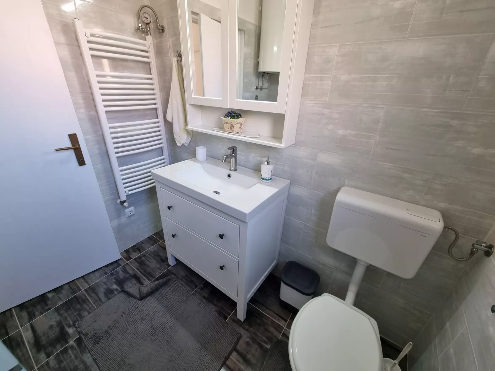 Wohnung mit Terrasse und Grill in Strandnähe-Binnen