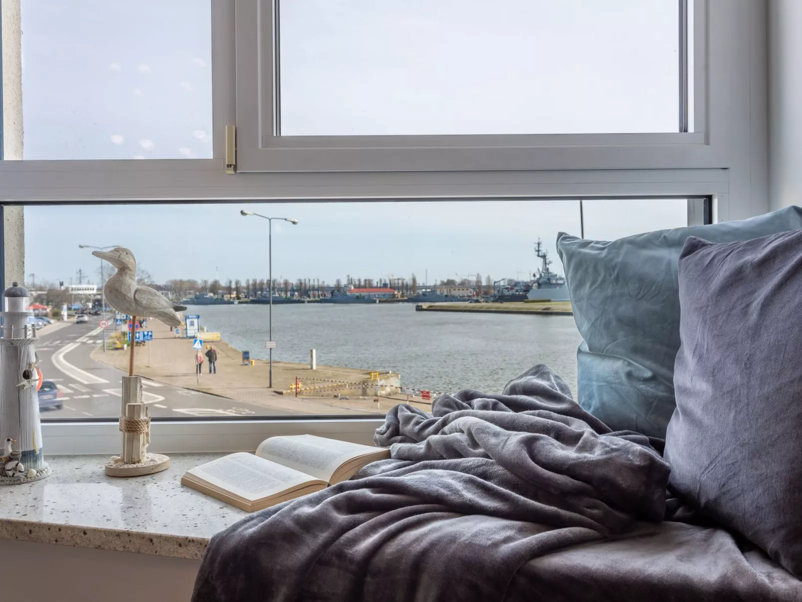 Concha mit Blick auf den Hafen-Binnen