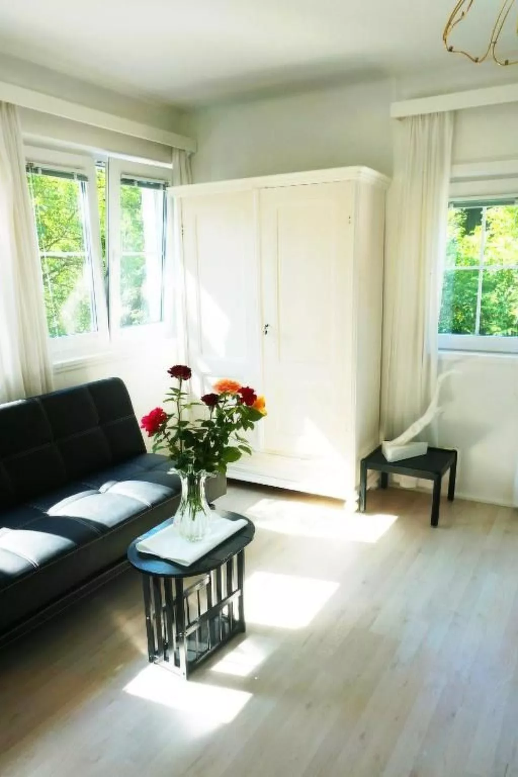 Black & White-Binnen