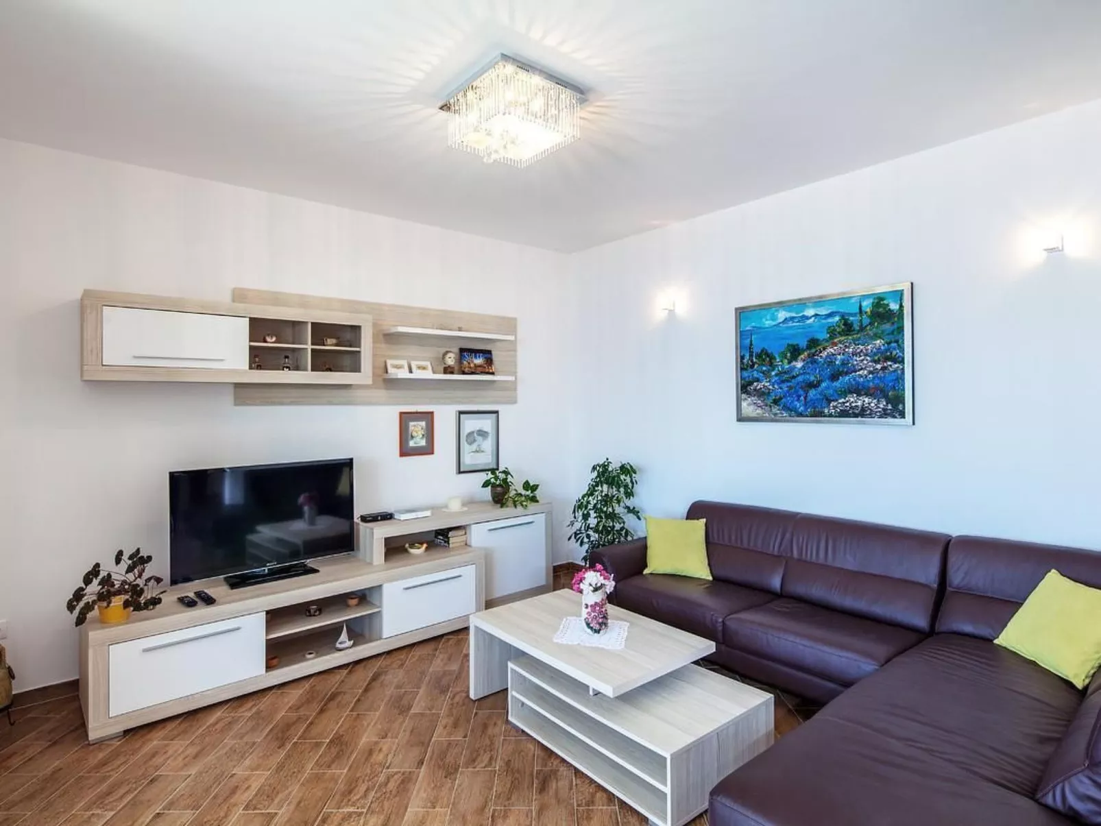 Luxuriöses Ferienhaus mit Pool direkt am Meer-Binnen