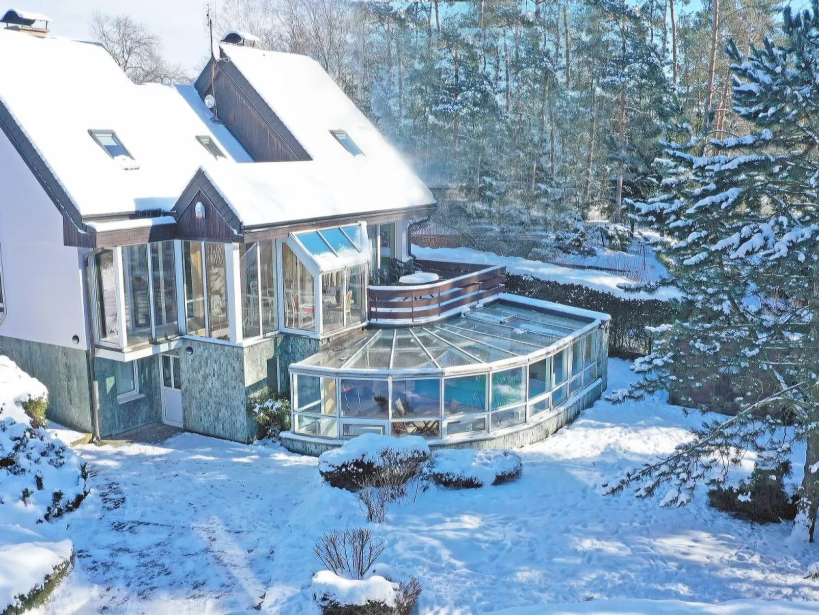Wellness Ferienhaus Branzez mit Innenpool, Sauna.. - Buiten