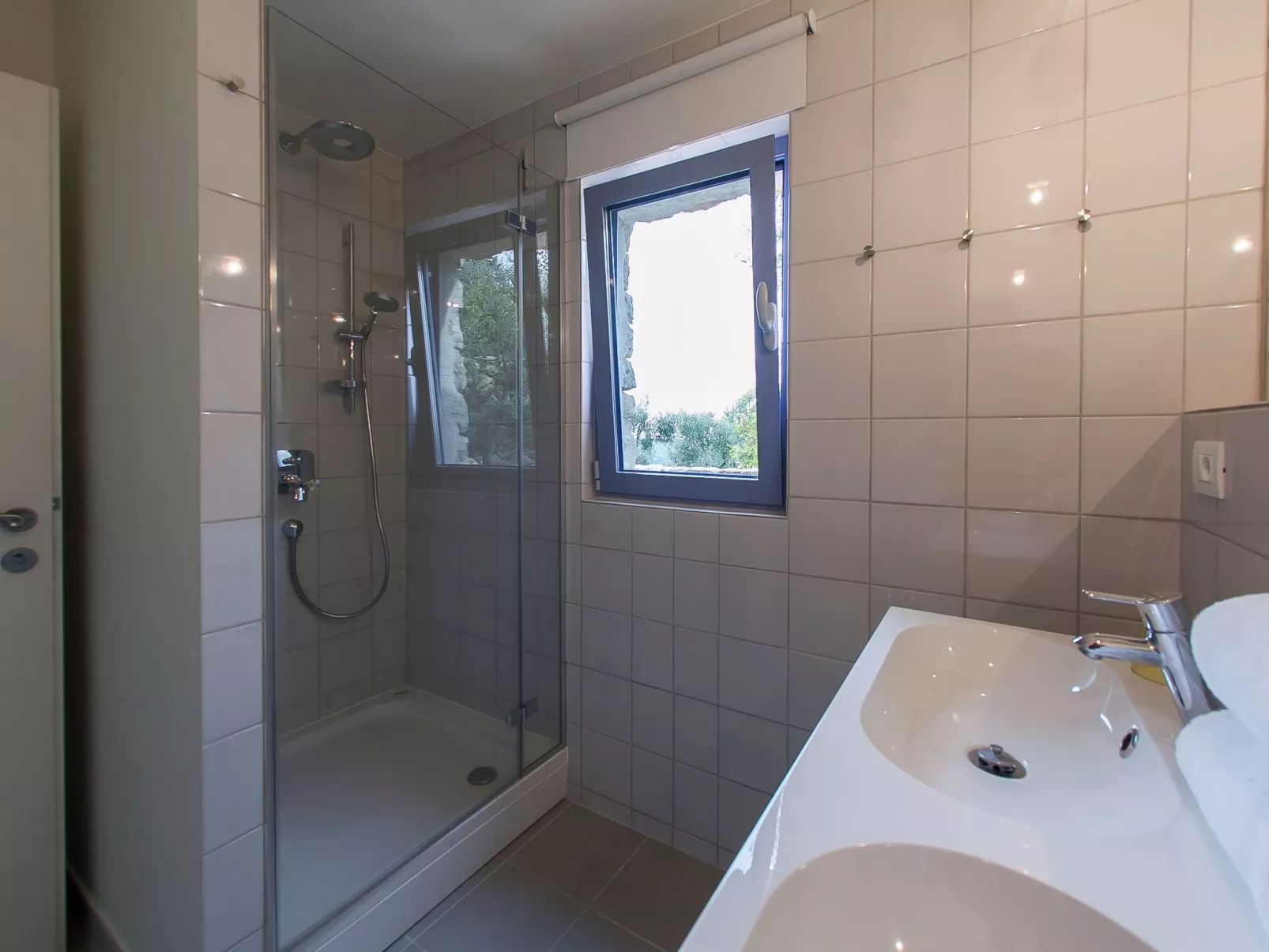 Villa Ella mit Infinity-Pool-Binnen