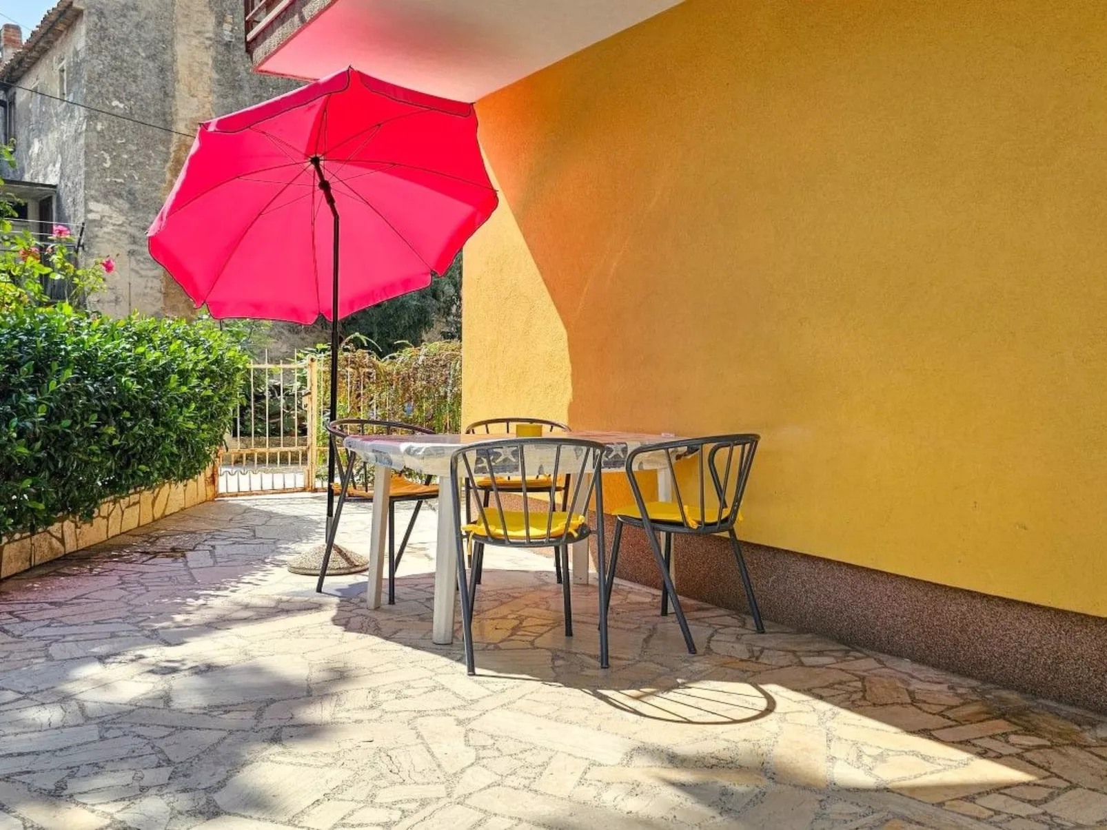 Wohnung in der Altstadt mit Terrasse und Parkplatz - Image-tags.info