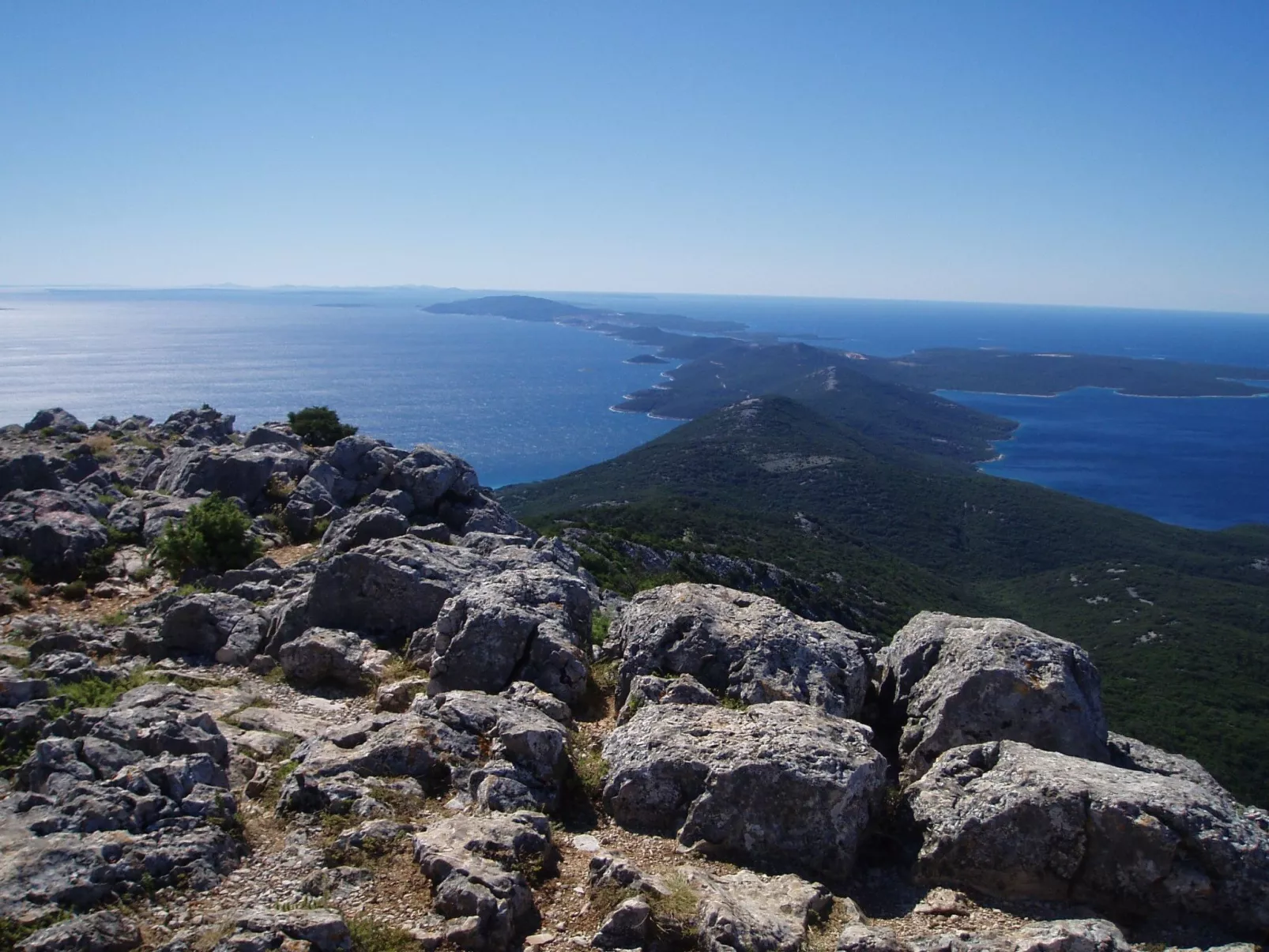 In Osor mit Privatem Pool-Buiten